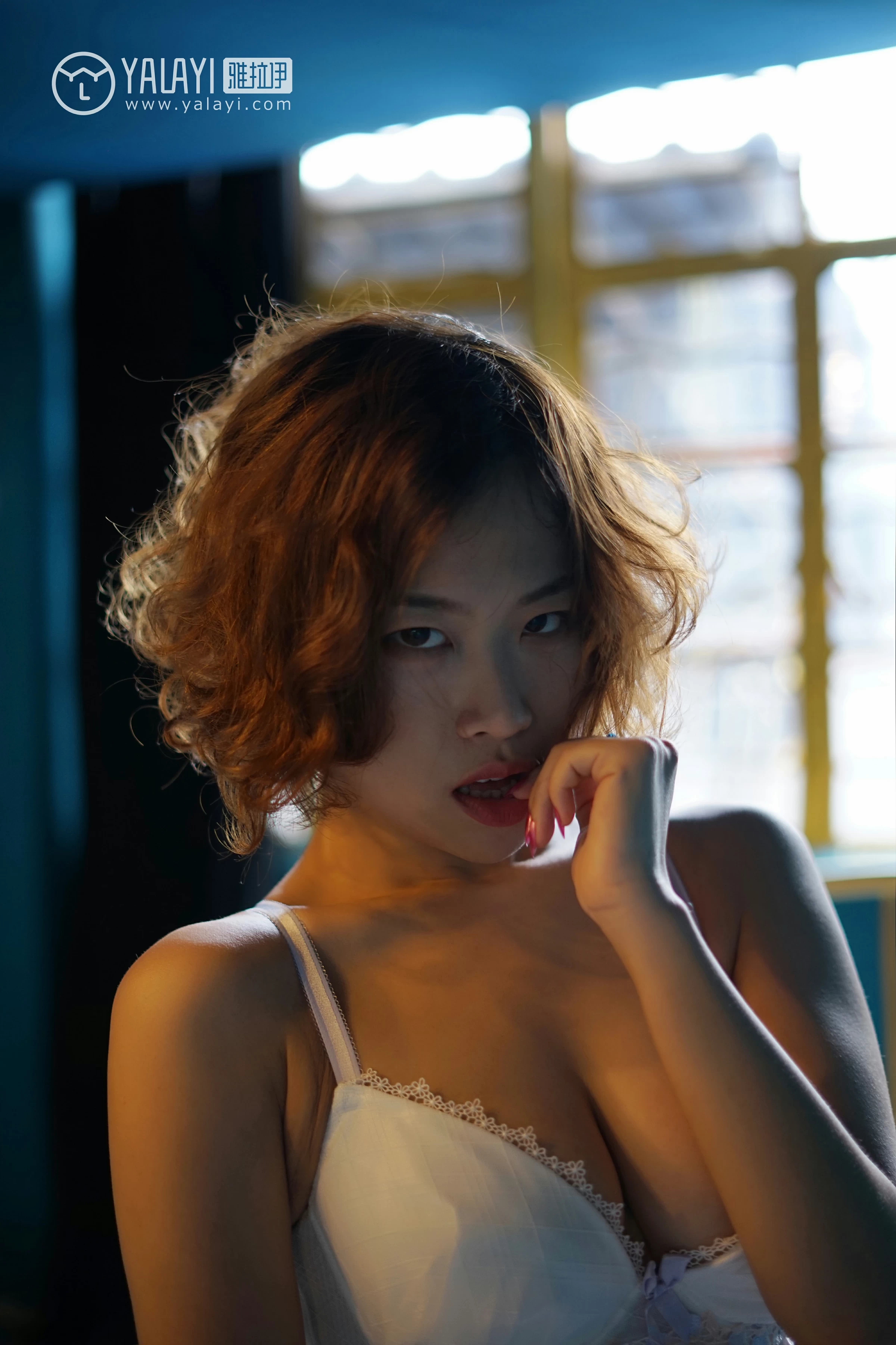 [YALAYI雅拉伊]NO.080 你是大海 泡芙 红色连衣裙加白色蕾丝内衣性感私房写真集第11张