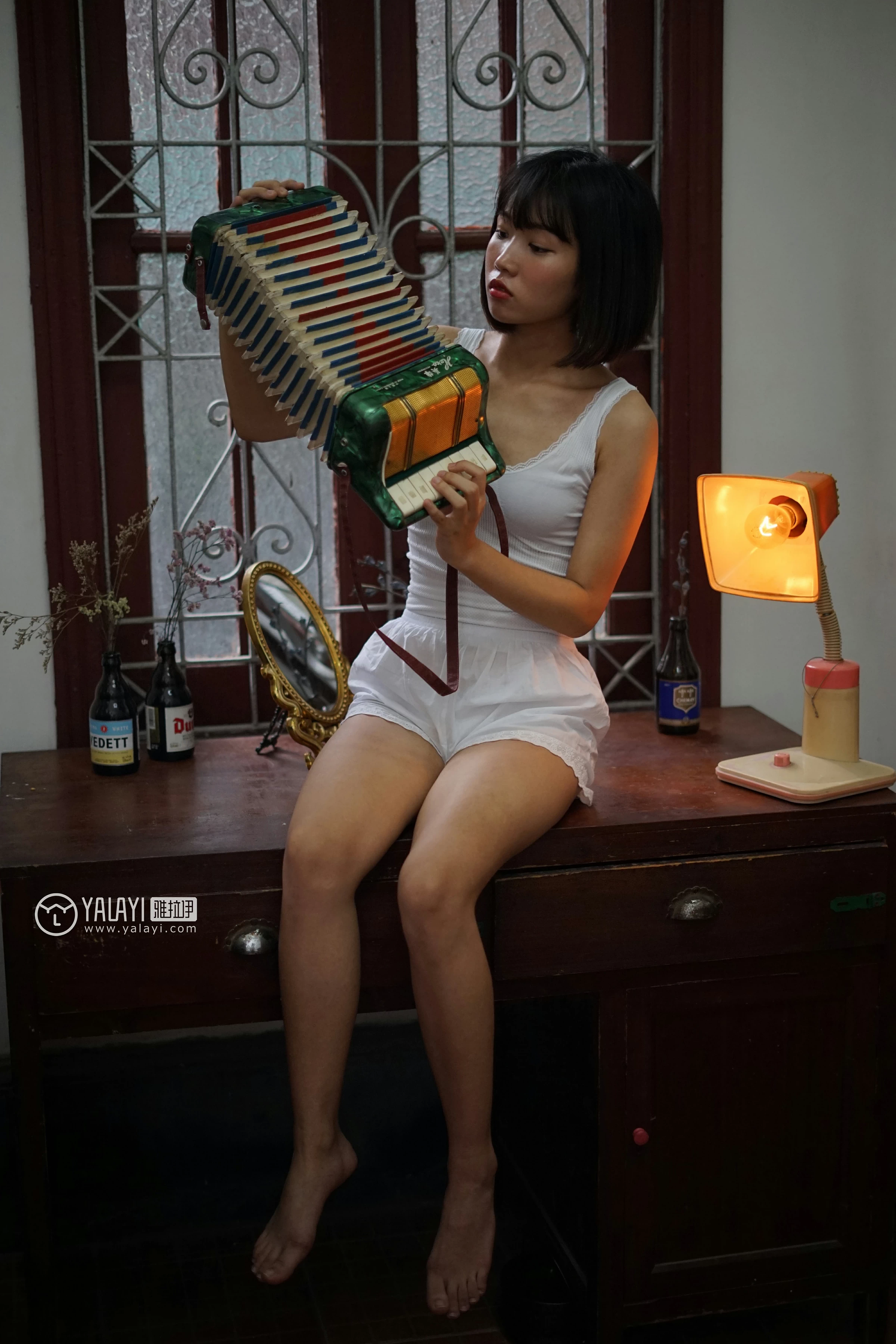 [YALAYI雅拉伊]NO.081 雨后晴空 公主小兔子 黑色吊带连衣裙与白色背心加短裤性感私房写真集第13张