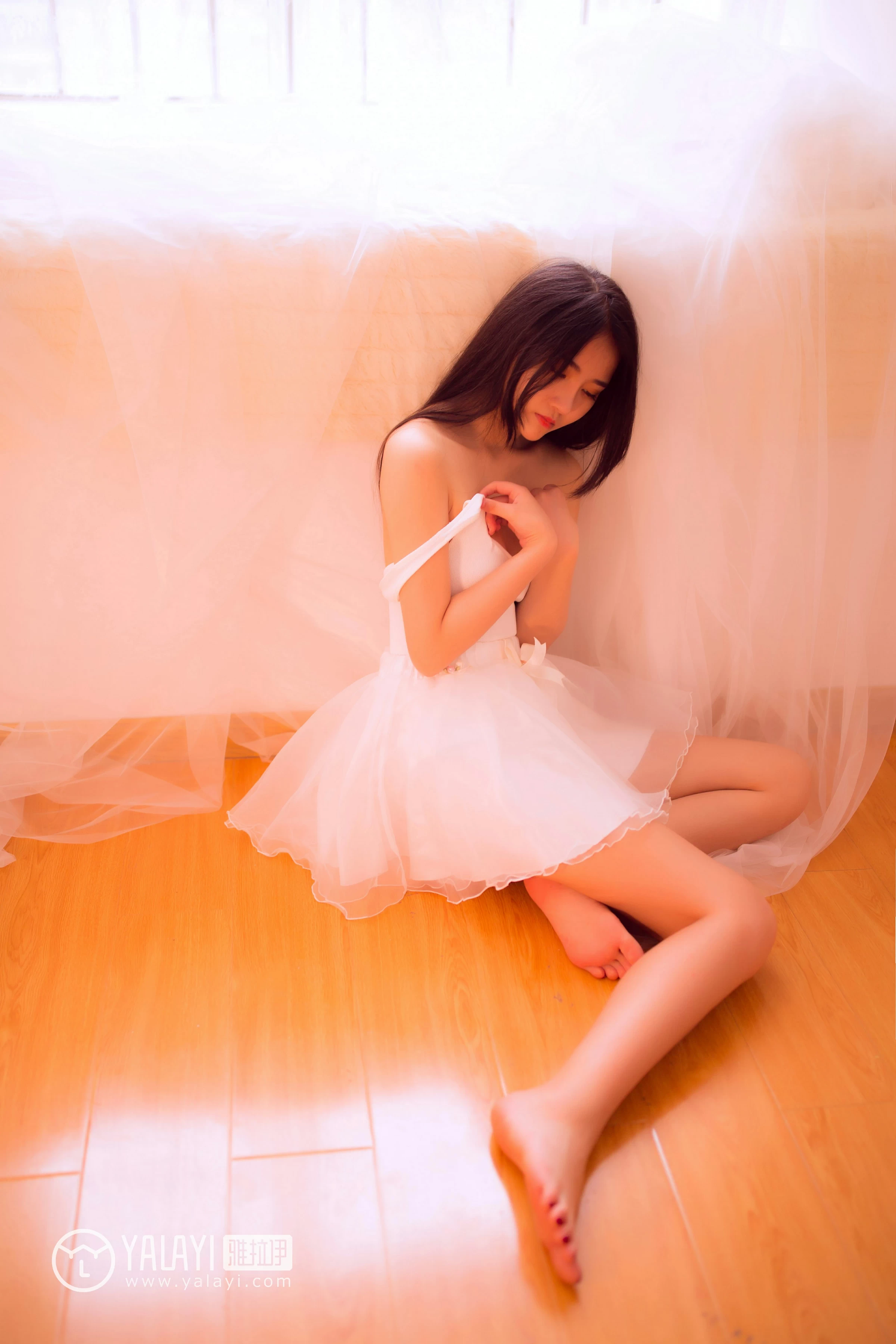 [YALAYI雅拉伊]NO.089 同一个童话 刘小美 白色吊带芭蕾舞裙性感私房写真集第11张
