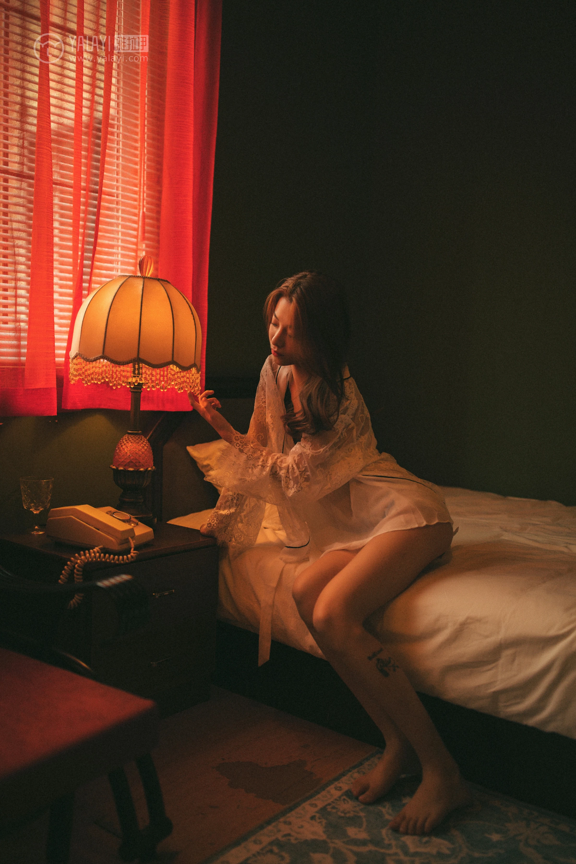 [YALAYI雅拉伊]NO.116 我在等你 倩微微 透视镂空睡衣加白色蕾丝情趣内衣性感私房写真集第9张