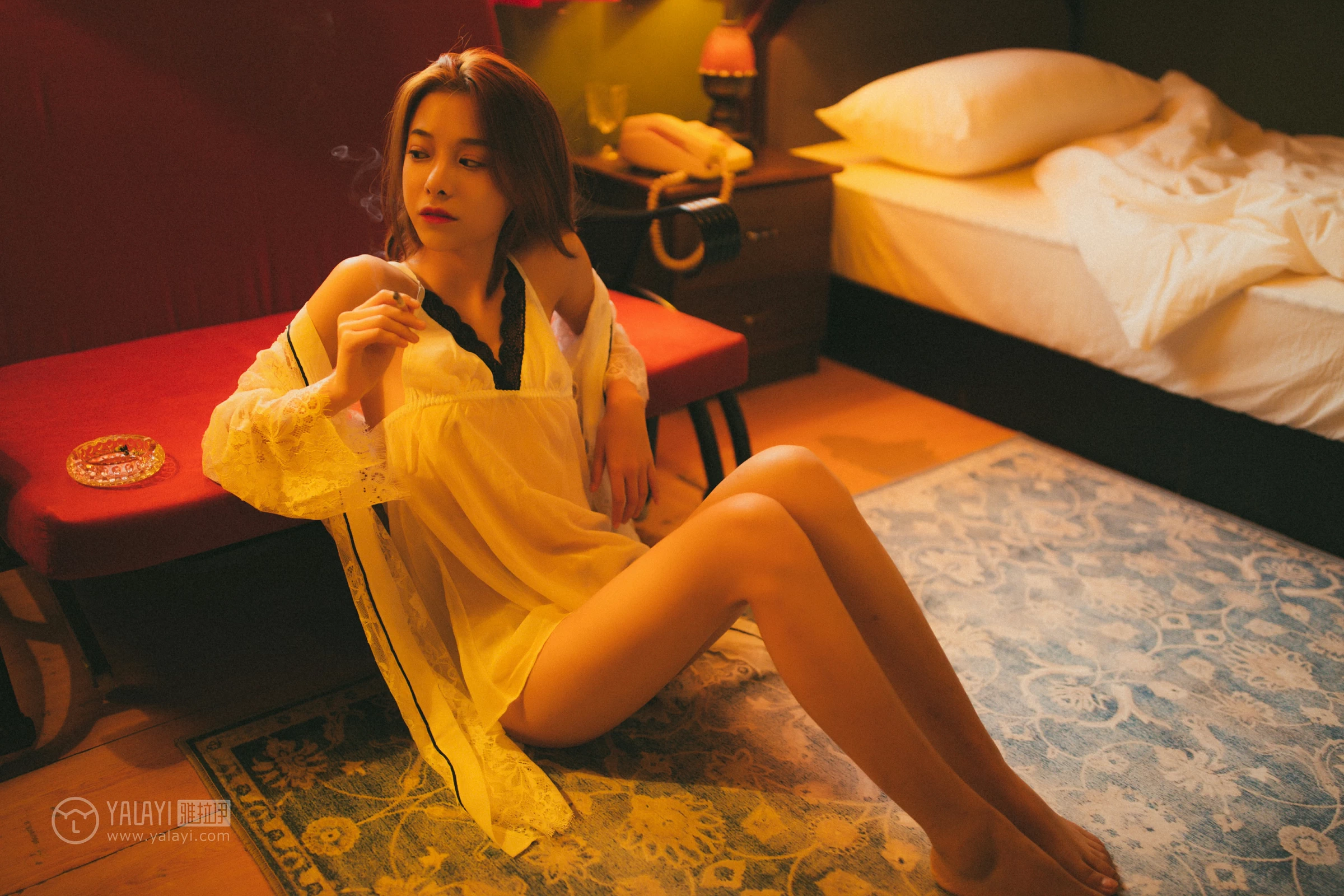 [YALAYI雅拉伊]NO.116 我在等你 倩微微 透视镂空睡衣加白色蕾丝情趣内衣性感私房写真集第20张