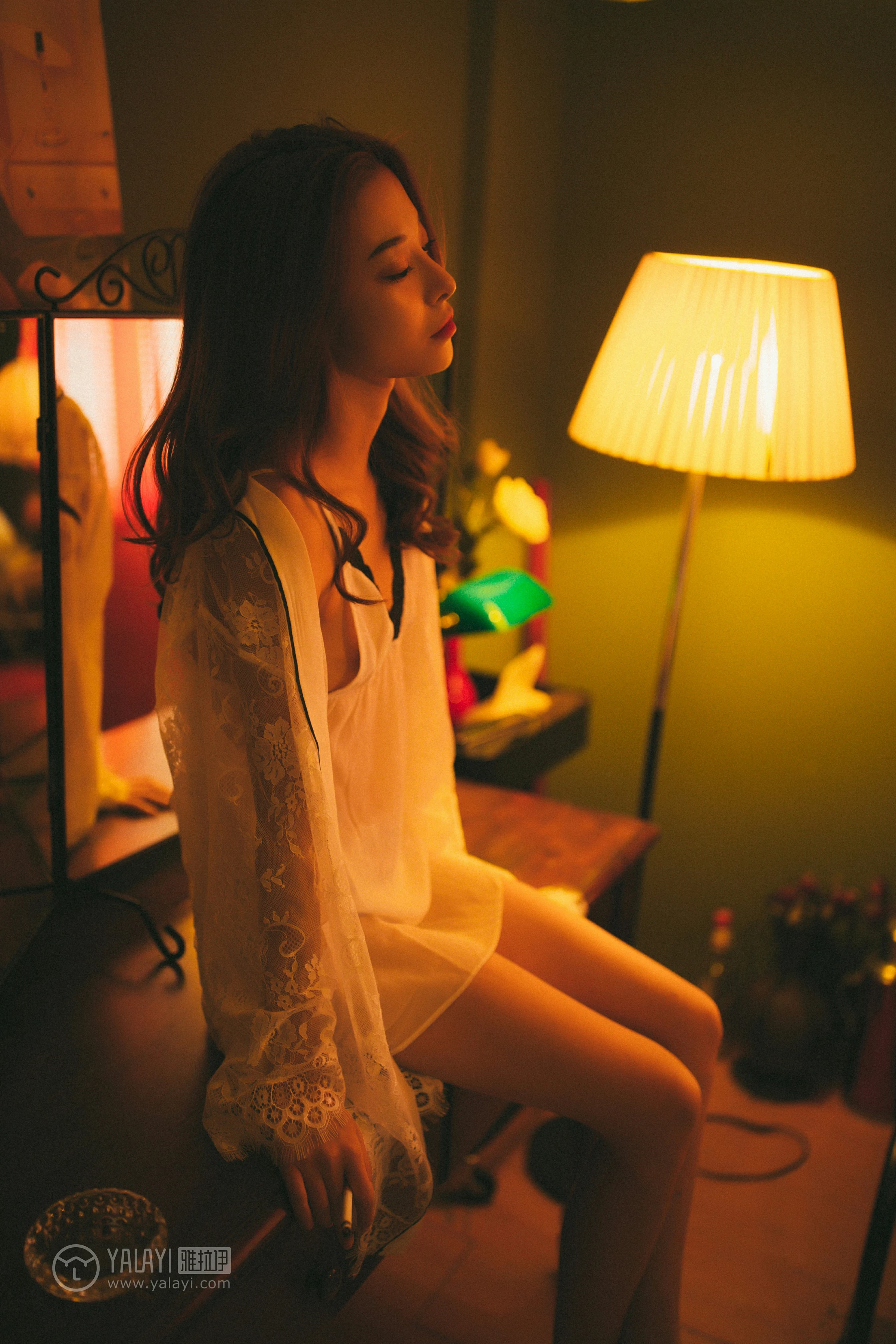 [YALAYI雅拉伊]NO.116 我在等你 倩微微 透视镂空睡衣加白色蕾丝情趣内衣性感私房写真集第17张