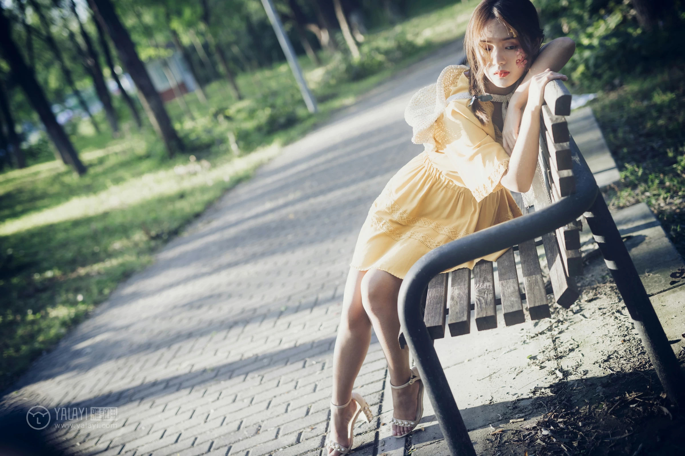 [YALAYI雅拉伊]NO.117 夏日小清新 白日梦 黄色蕾丝连衣裙清纯私房写真集第13张