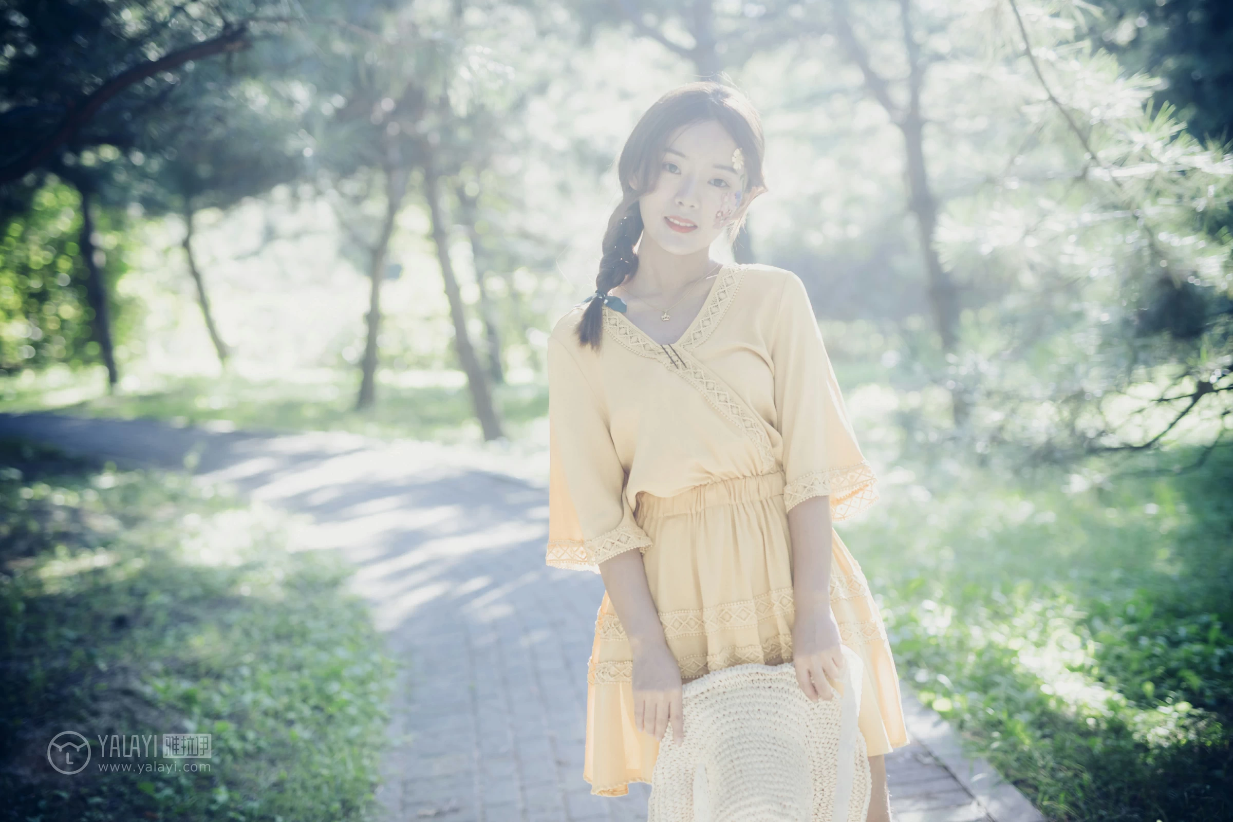 [YALAYI雅拉伊]NO.117 夏日小清新 白日梦 黄色蕾丝连衣裙清纯私房写真集第2张