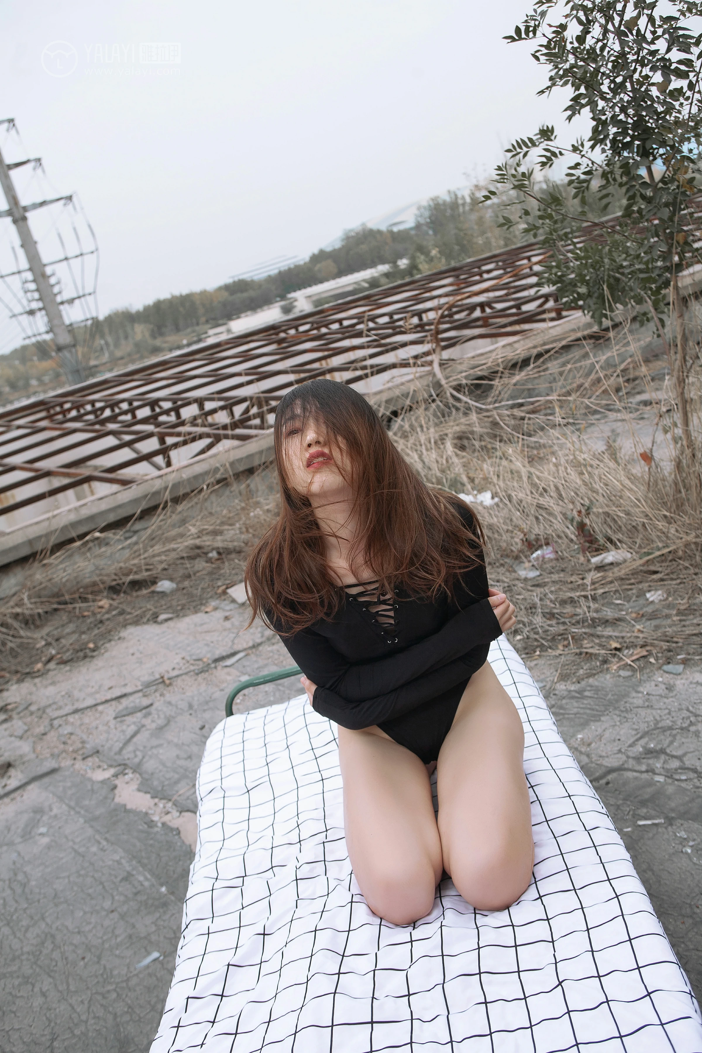 [YALAYI雅拉伊]NO.122 黑色禁地 熏儿 黑色紧身连体衣性感私房写真集第14张