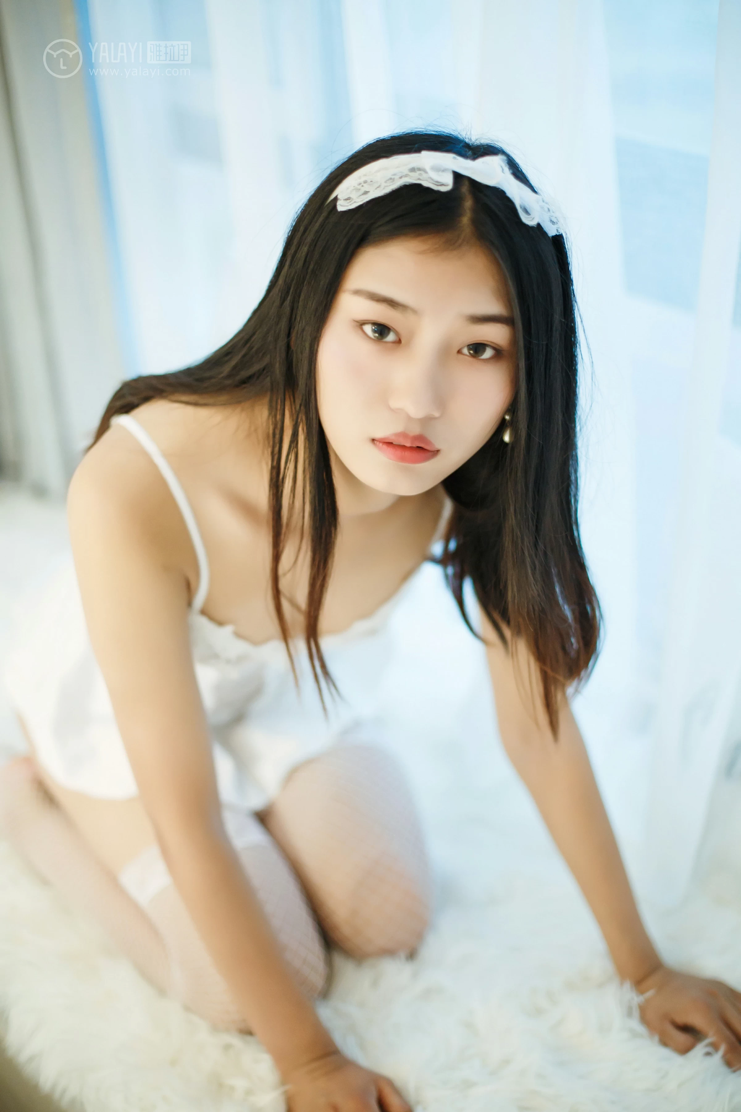 [YALAYI雅拉伊]NO.124 邻家小姐姐 和风 白色透视蕾丝内衣加情趣渔网袜性感私房写真集第6张