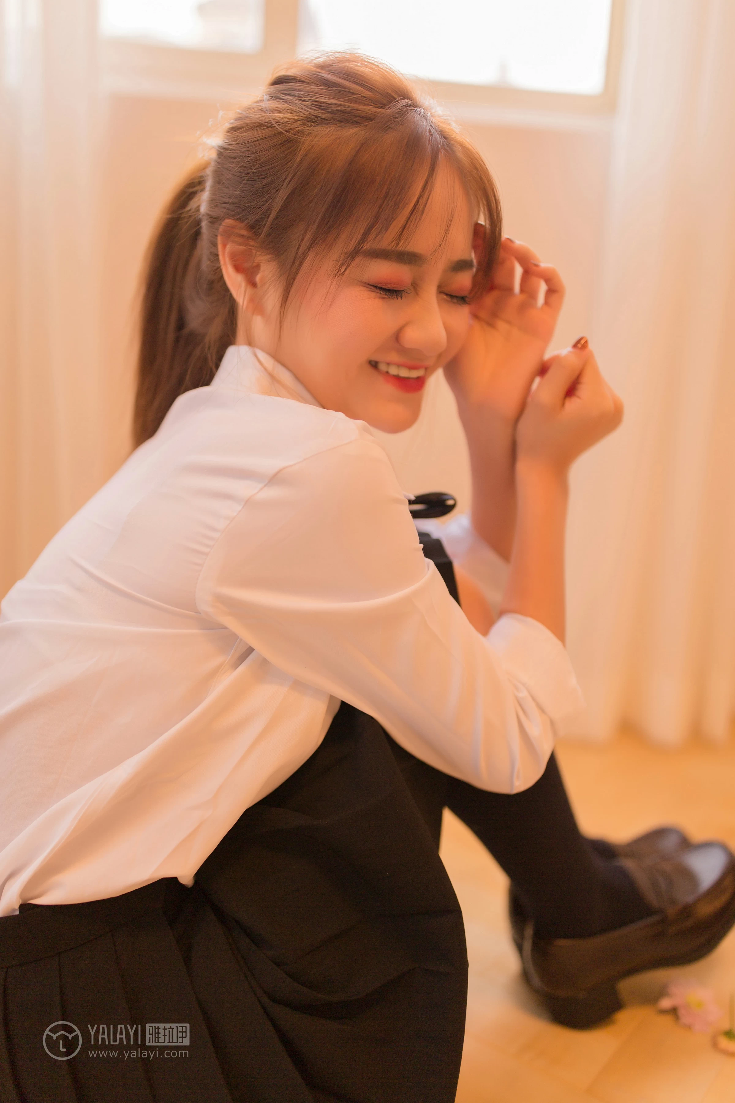 [YALAYI雅拉伊]NO.138 粉黛少女 李诗雨 高中女生制服与短裙加白色内衣性感私房写真集第7张