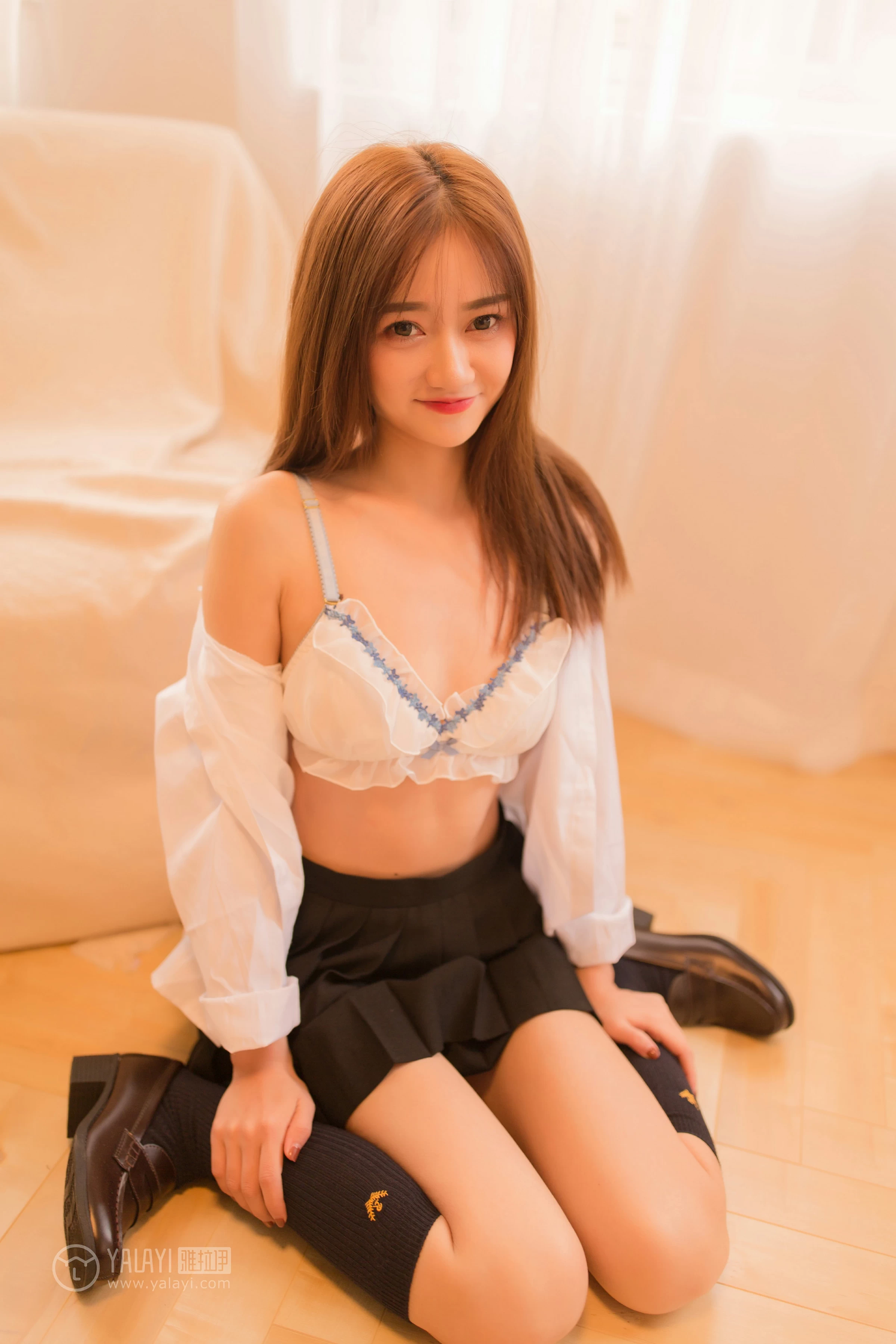 [YALAYI雅拉伊]NO.138 粉黛少女 李诗雨 高中女生制服与短裙加白色内衣性感私房写真集第13张