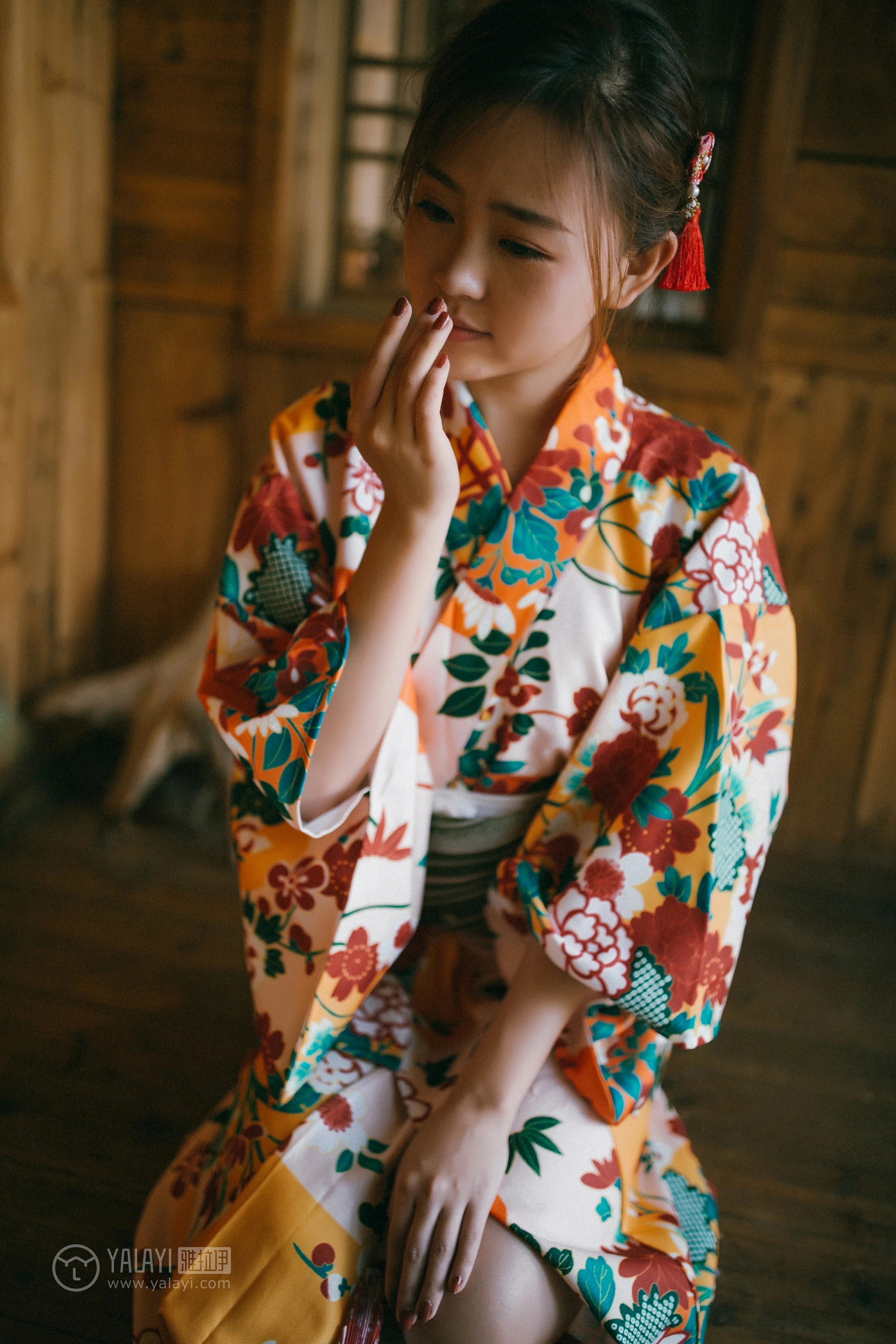 [YALAYI雅拉伊]NO.140 日清和室 张雨青 碎花和服性感私房写真集第5张