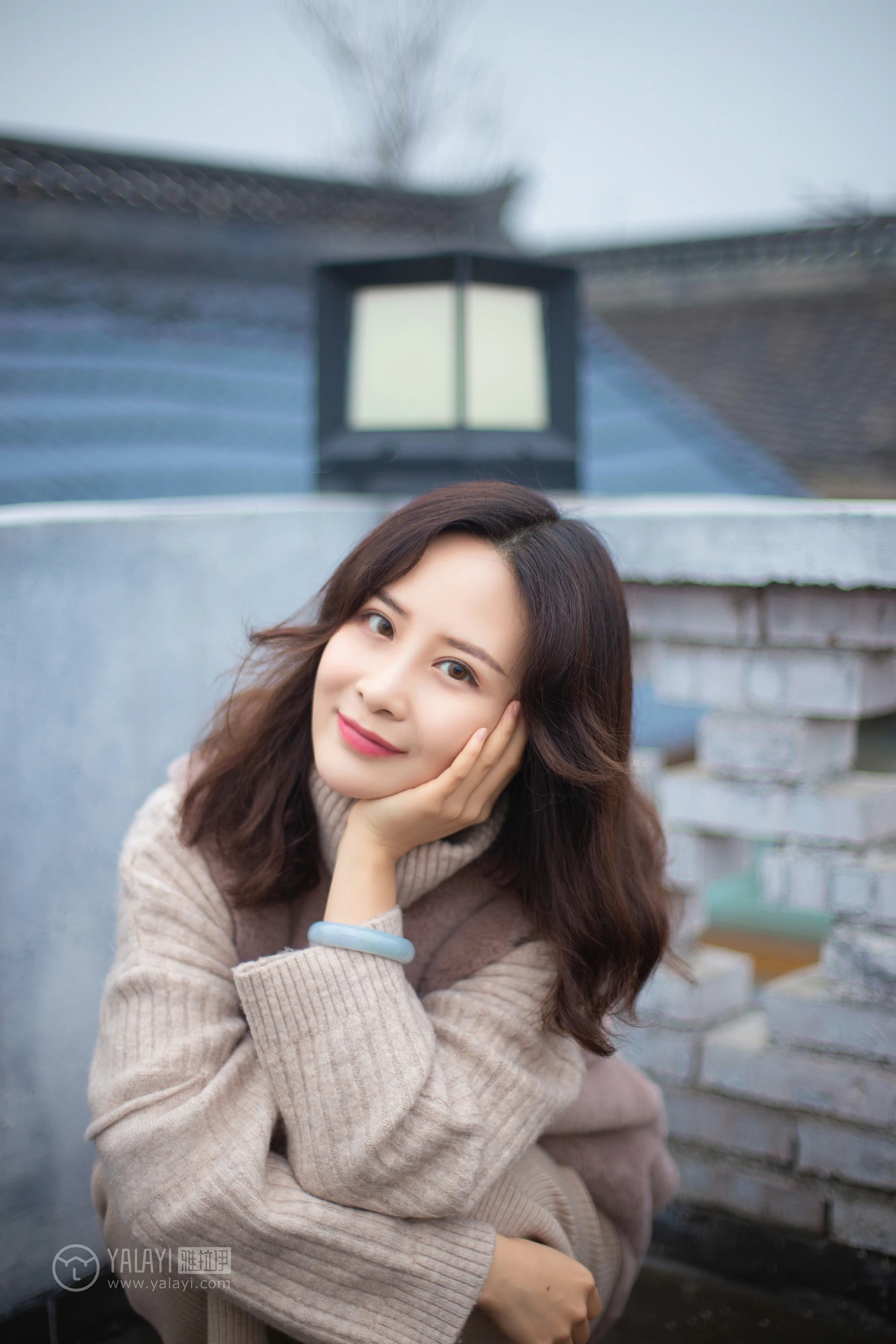 [YALAYI雅拉伊]NO.151 旅行日记 毛毛 米色毛衣加休闲长裤私房写真集第12张
