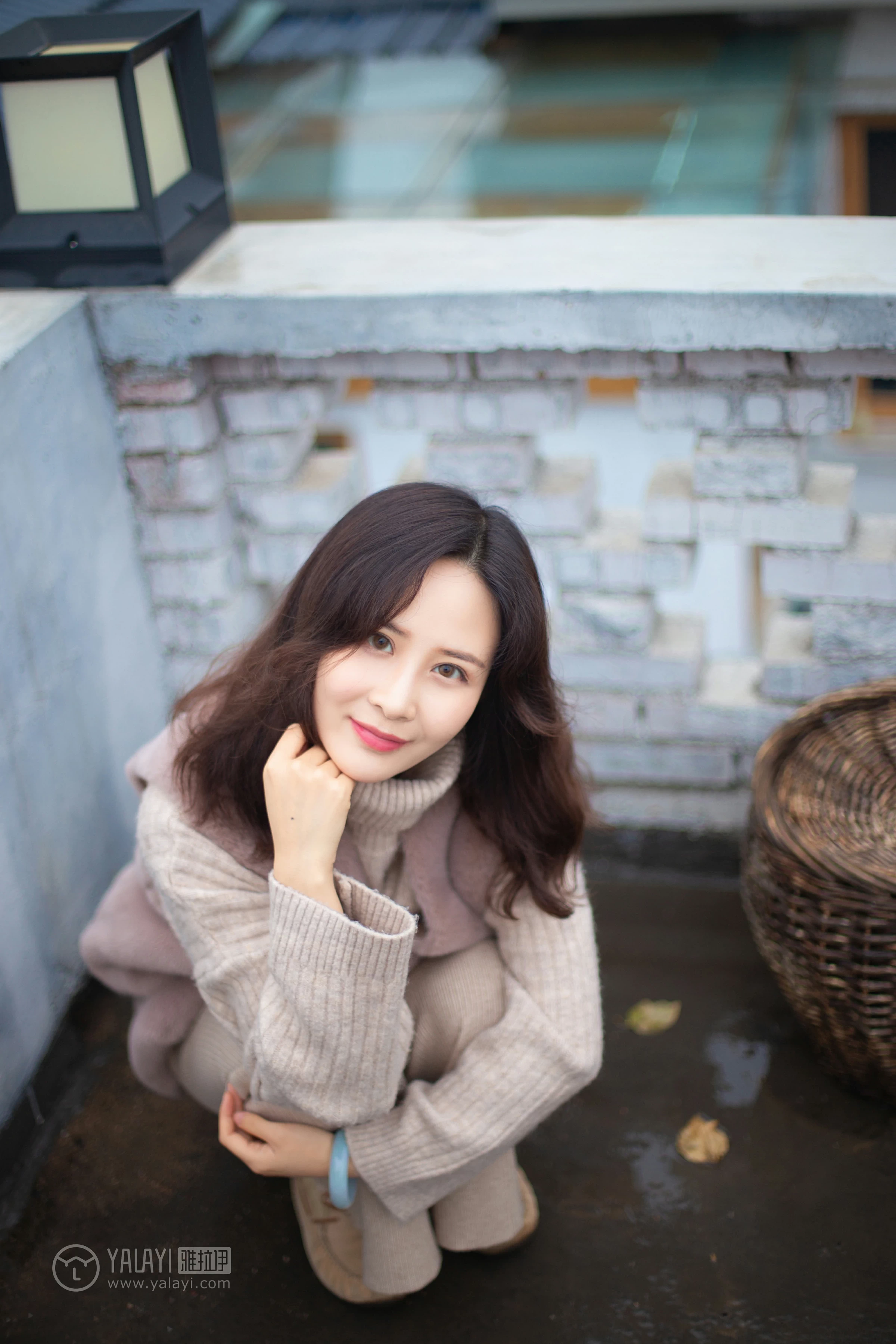 [YALAYI雅拉伊]NO.151 旅行日记 毛毛 米色毛衣加休闲长裤私房写真集第11张