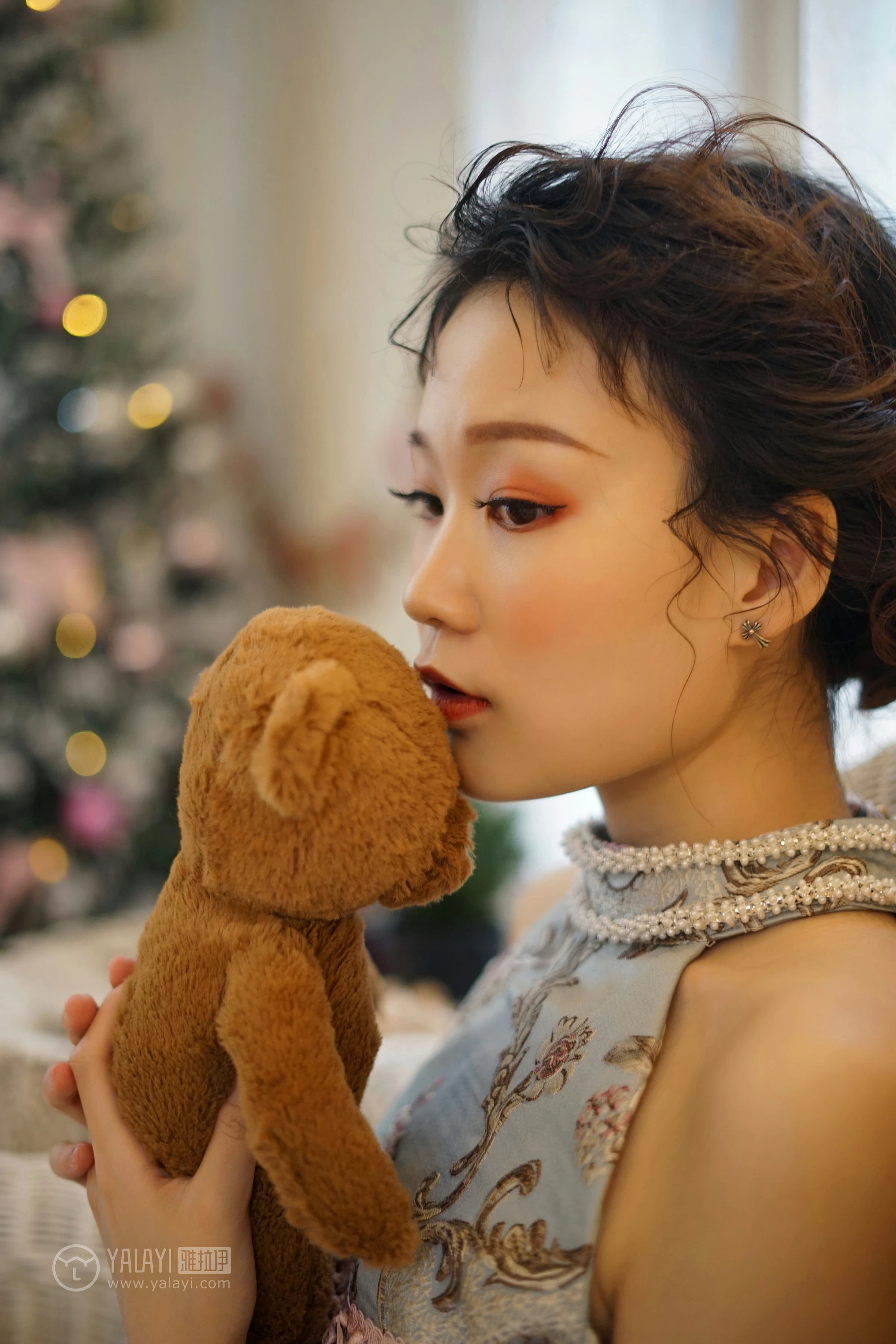 [YALAYI雅拉伊]NO.155 等2 奥莉 吊脖连衣裙 优雅端庄私房写真集第10张