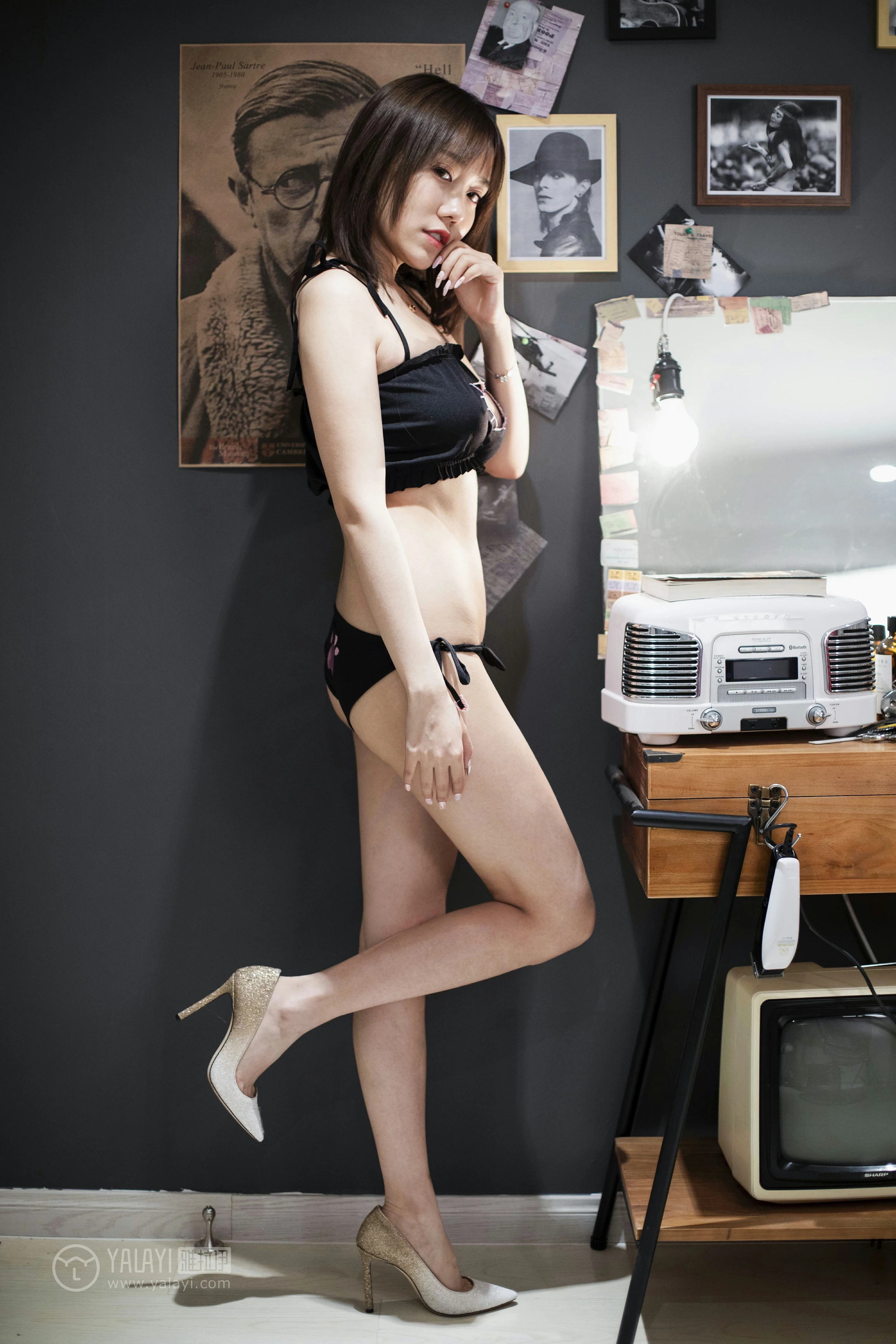 [YALAYI雅拉伊]NO.146 喵女郎 陈奕菲 黑色情趣制服内衣性感私房写真集第12张