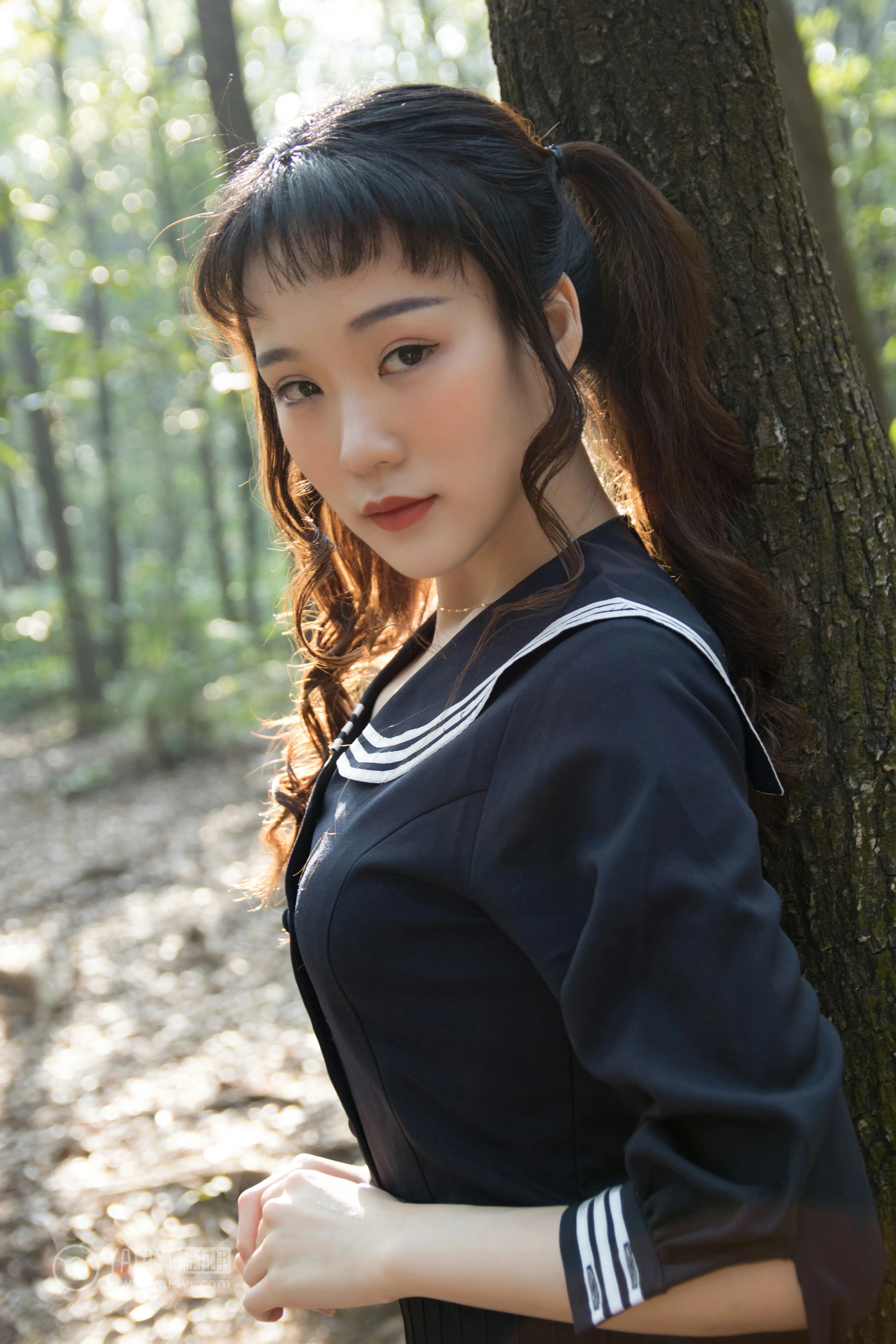 [YALAYI雅拉伊]NO.147 等 奥莉 黑色高中女生制服裙清纯可爱私房写真集第2张