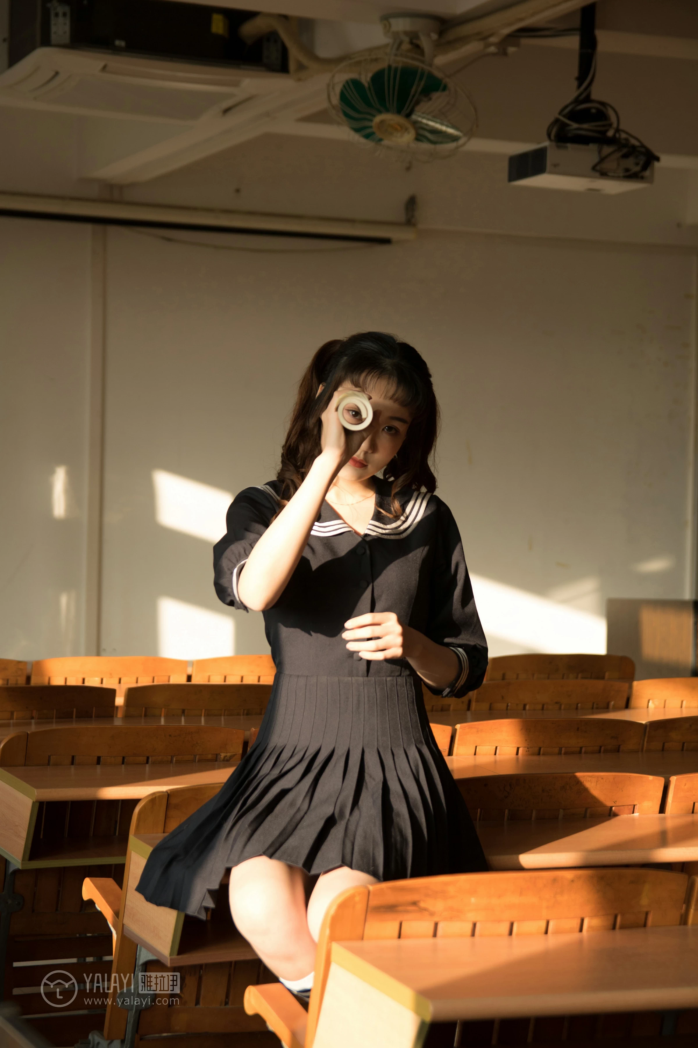 [YALAYI雅拉伊]NO.147 等 奥莉 黑色高中女生制服裙清纯可爱私房写真集第10张