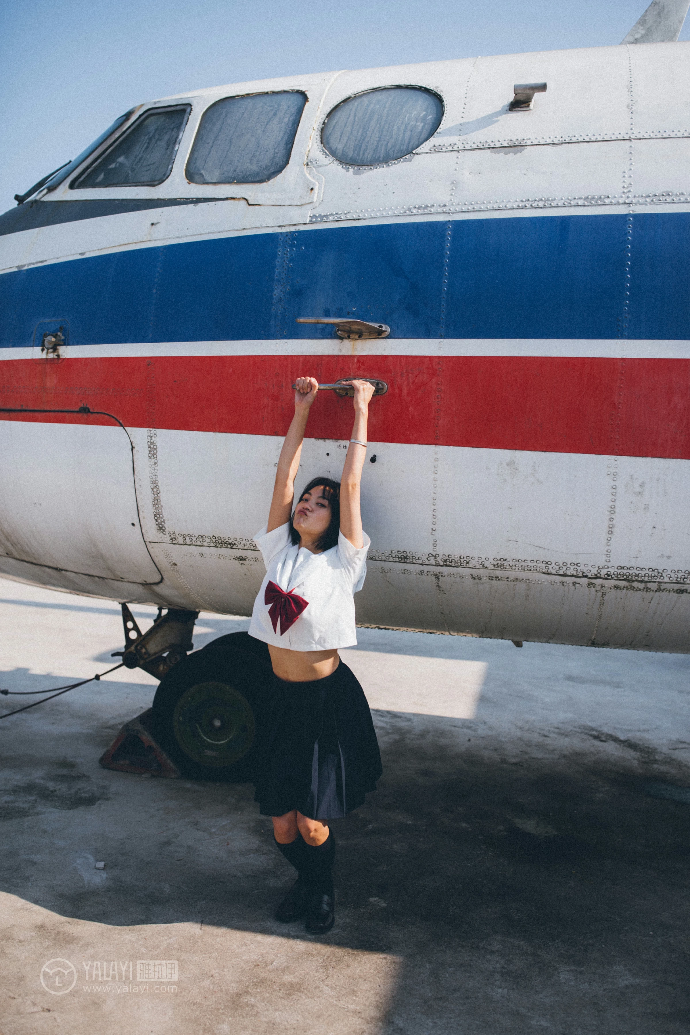 [YALAYI雅拉伊]NO.156 带我走带我飞 米粒米粒 高中女生制服与短裙私房写真集第8张