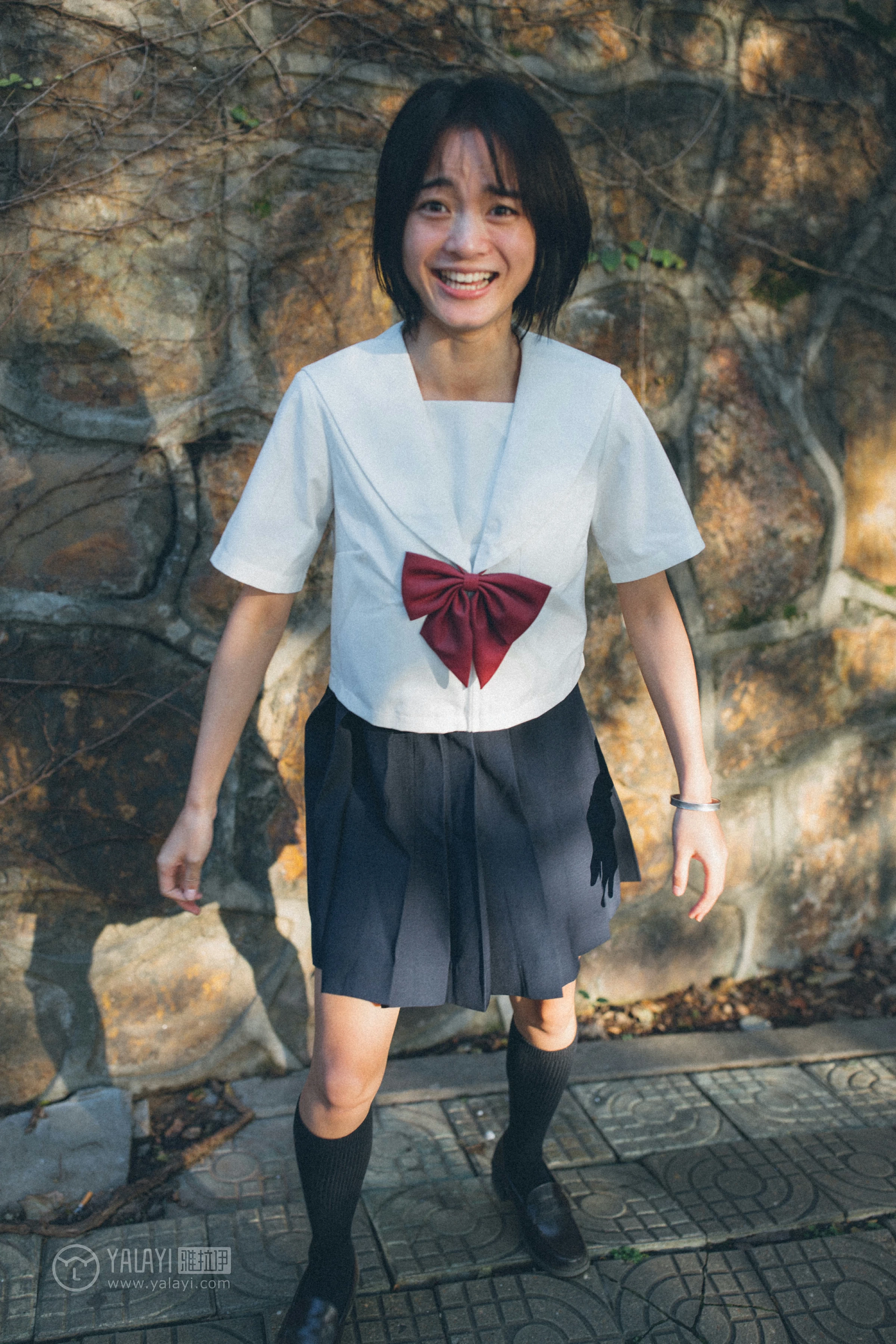 [YALAYI雅拉伊]NO.156 带我走带我飞 米粒米粒 高中女生制服与短裙私房写真集第18张
