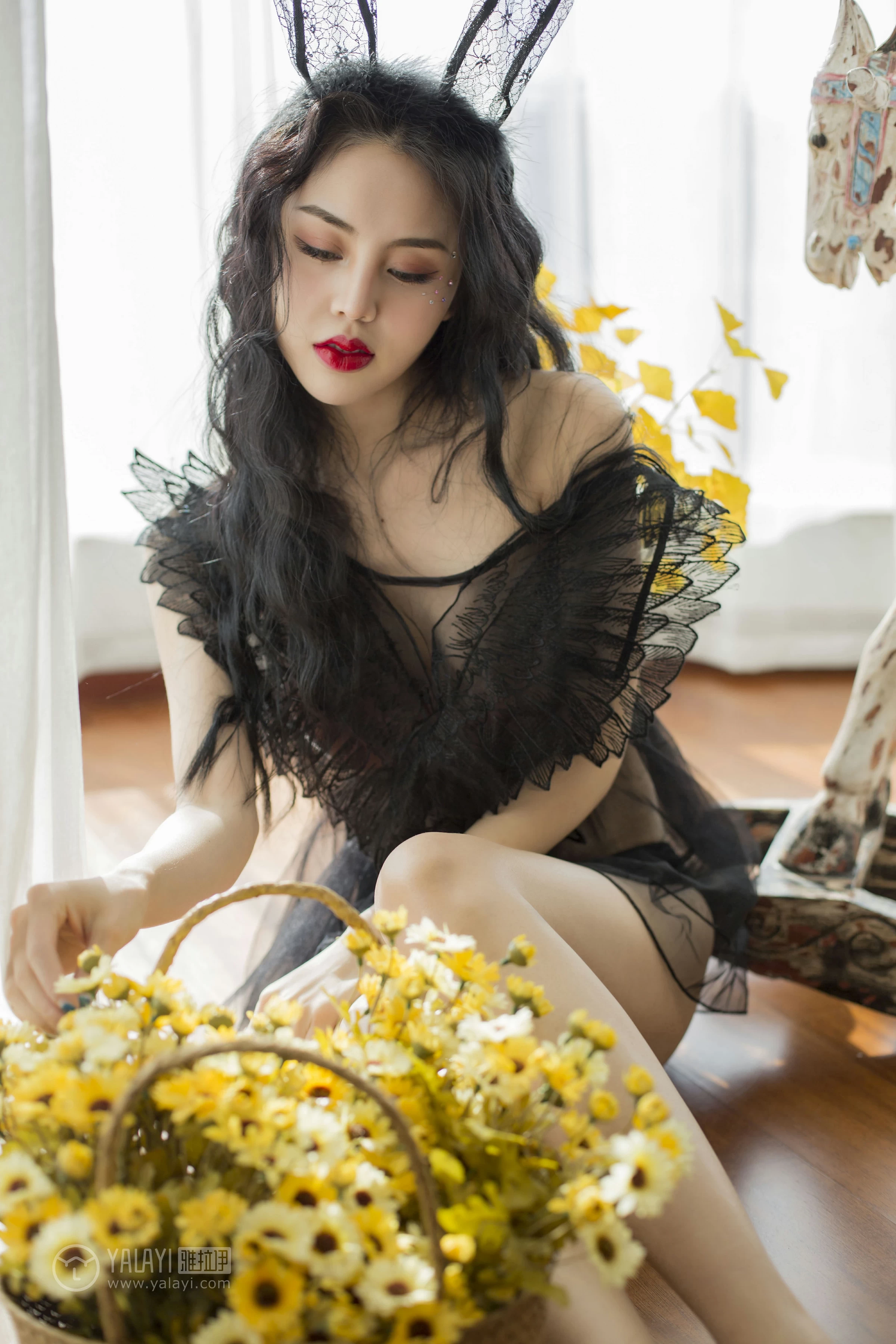 [YALAYI雅拉伊]NO.157 童话 凉儿 黑色透视情趣睡衣裙性感私房写真集第3张