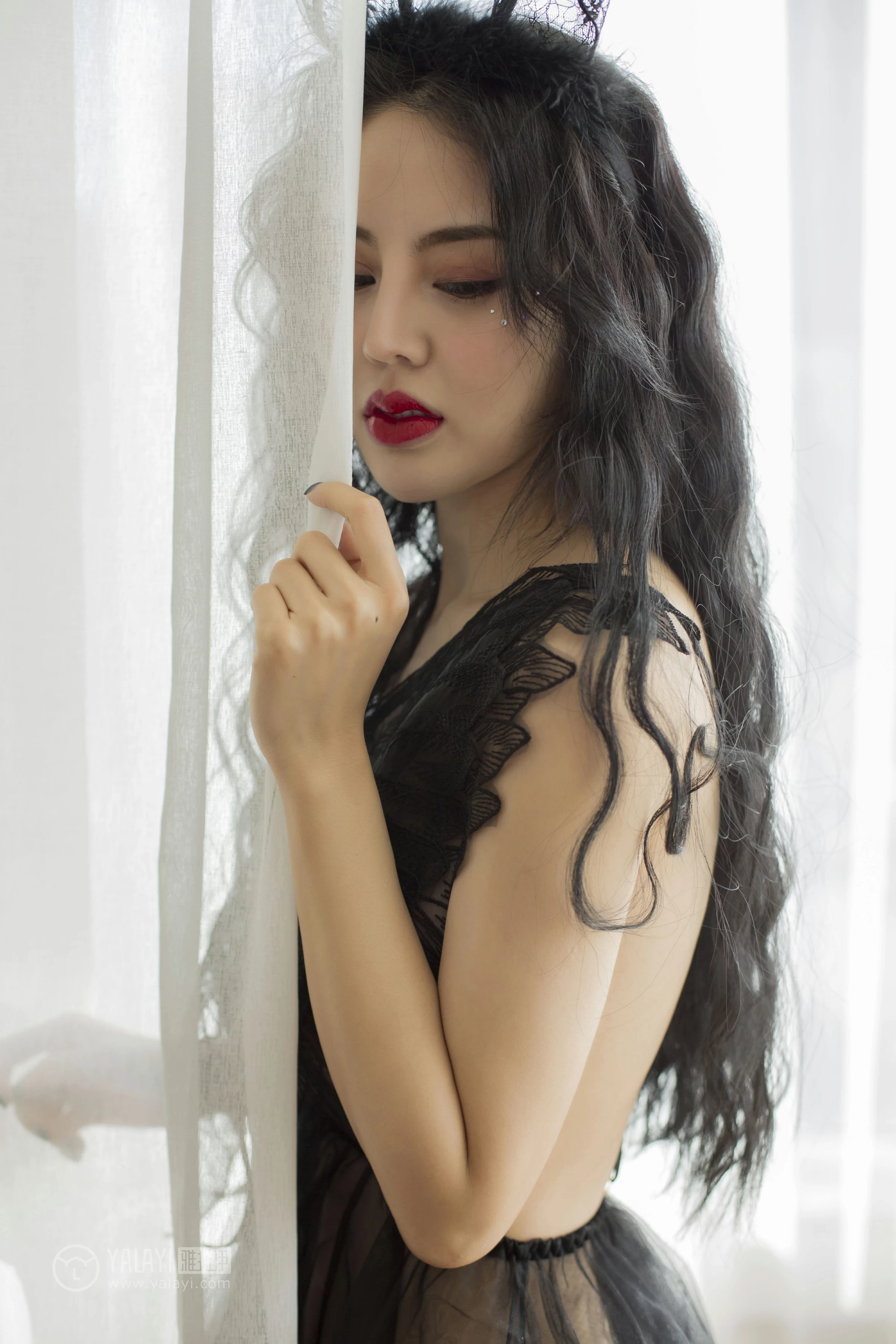 [YALAYI雅拉伊]NO.157 童话 凉儿 黑色透视情趣睡衣裙性感私房写真集第7张
