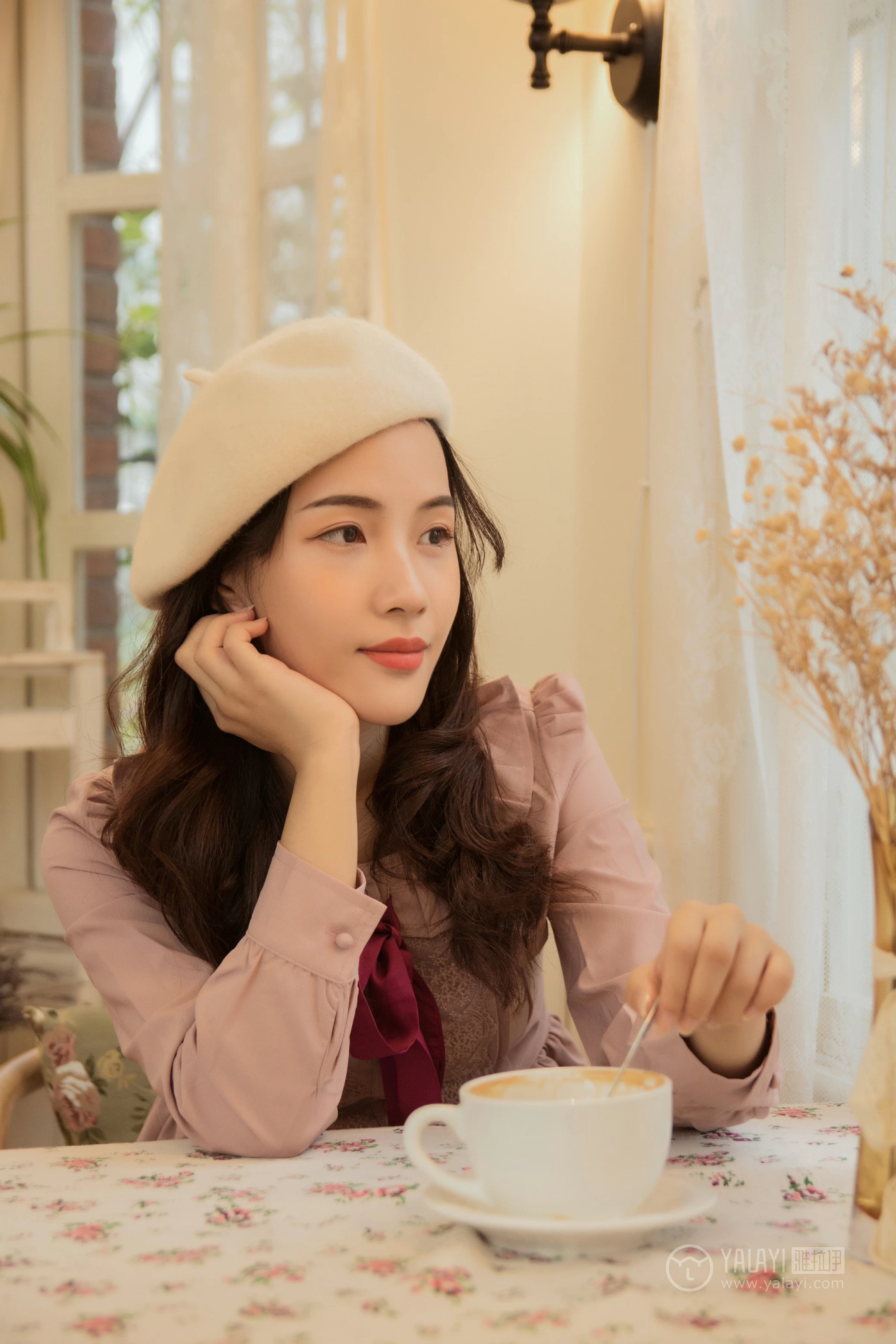 [YALAYI雅拉伊]NO.158 独白 卡柔 粉色连衣裙清纯可爱私房写真集第2张