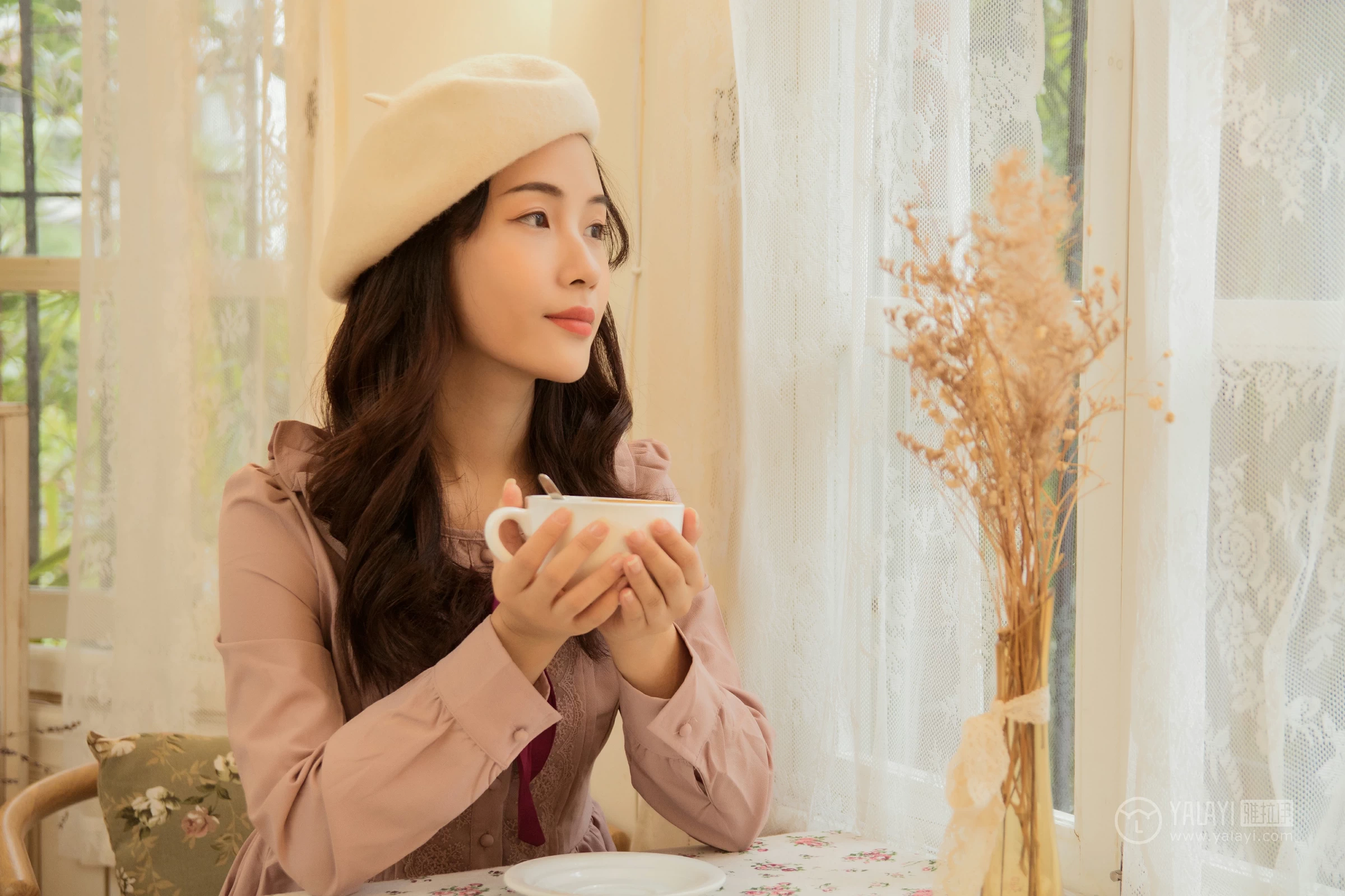 [YALAYI雅拉伊]NO.158 独白 卡柔 粉色连衣裙清纯可爱私房写真集第6张