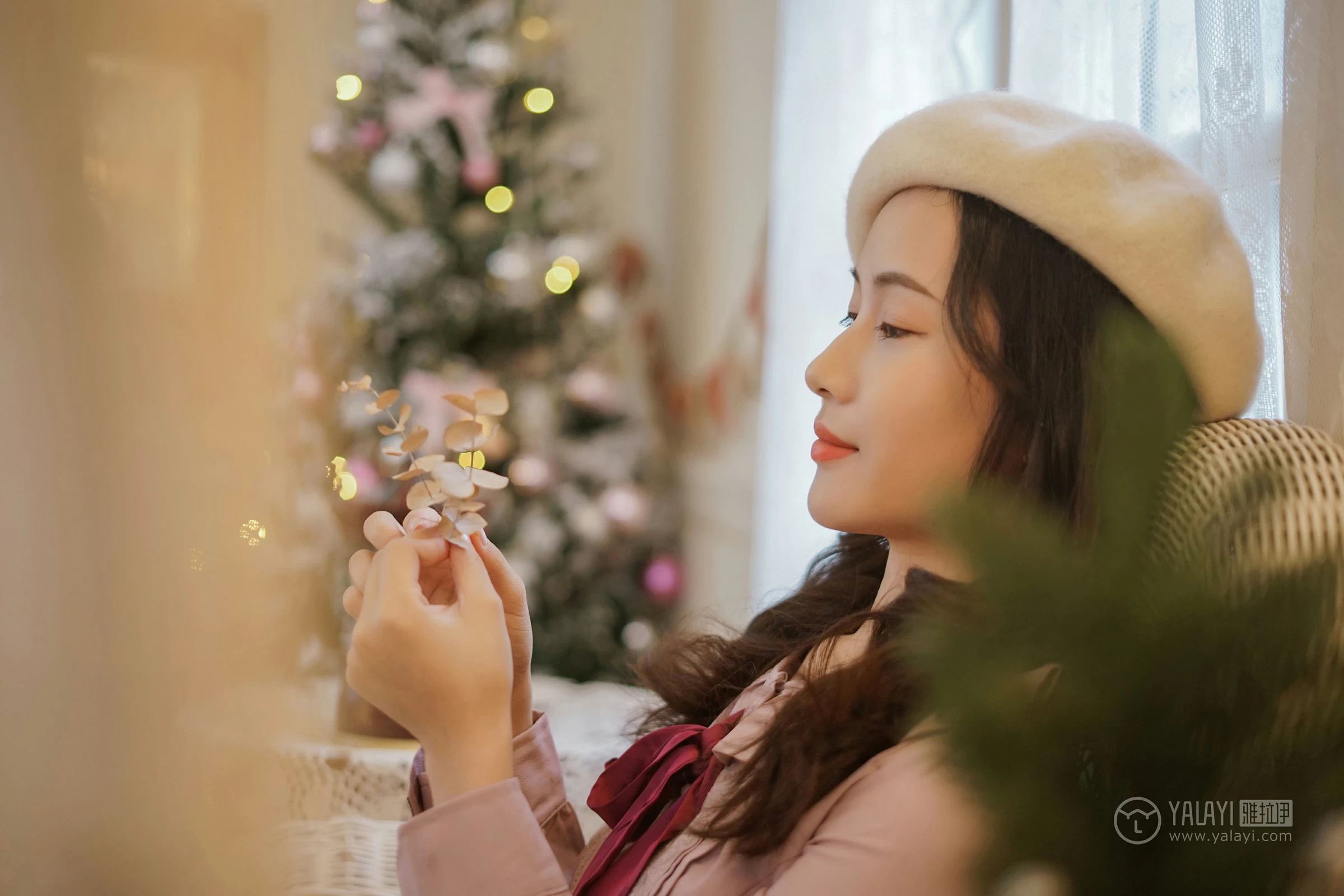 [YALAYI雅拉伊]NO.158 独白 卡柔 粉色连衣裙清纯可爱私房写真集第13张