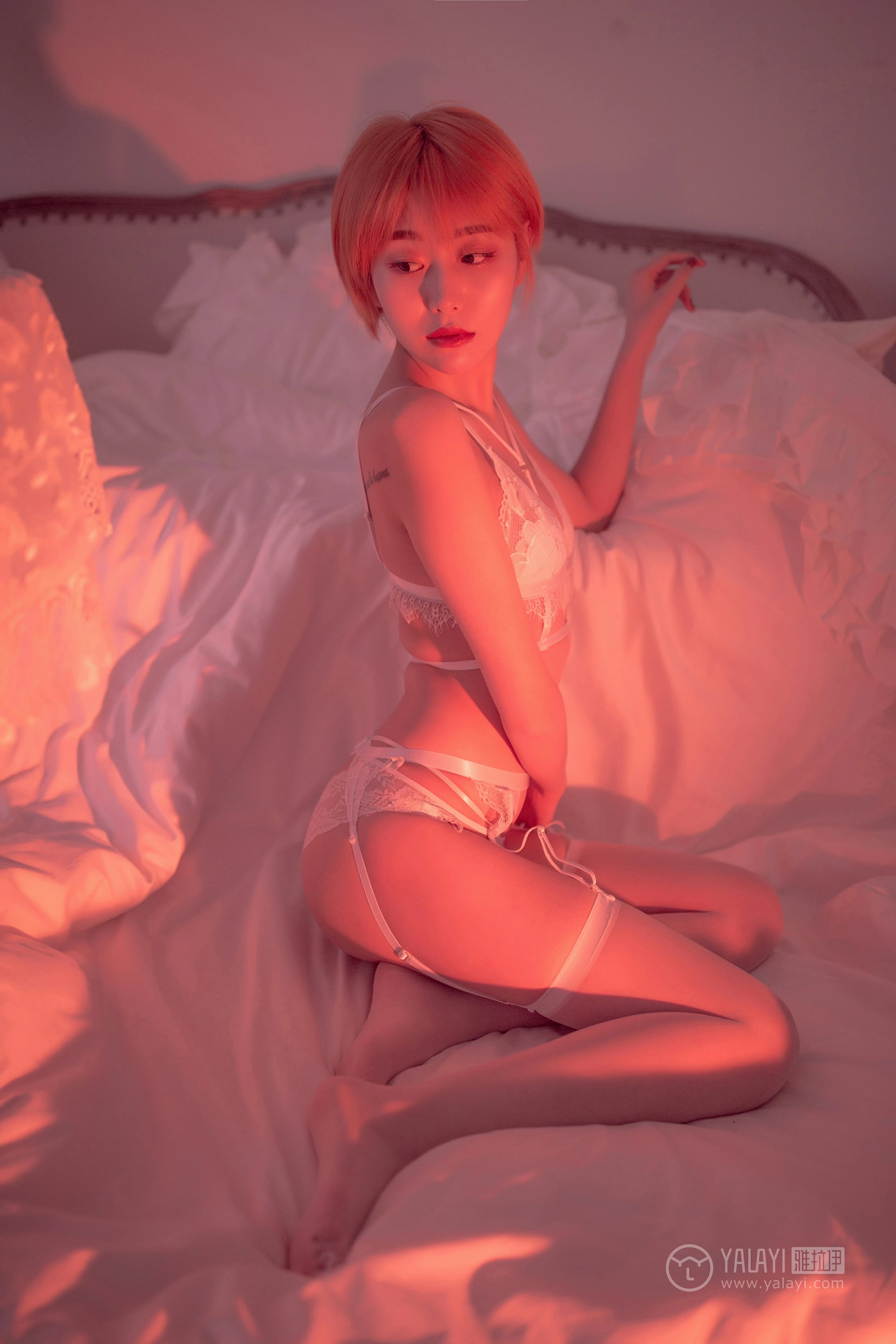 [YALAYI雅拉伊]NO.162 轻奢主义 静静 白色蕾丝情趣内衣加白色丝袜美腿性感私房写真集第8张
