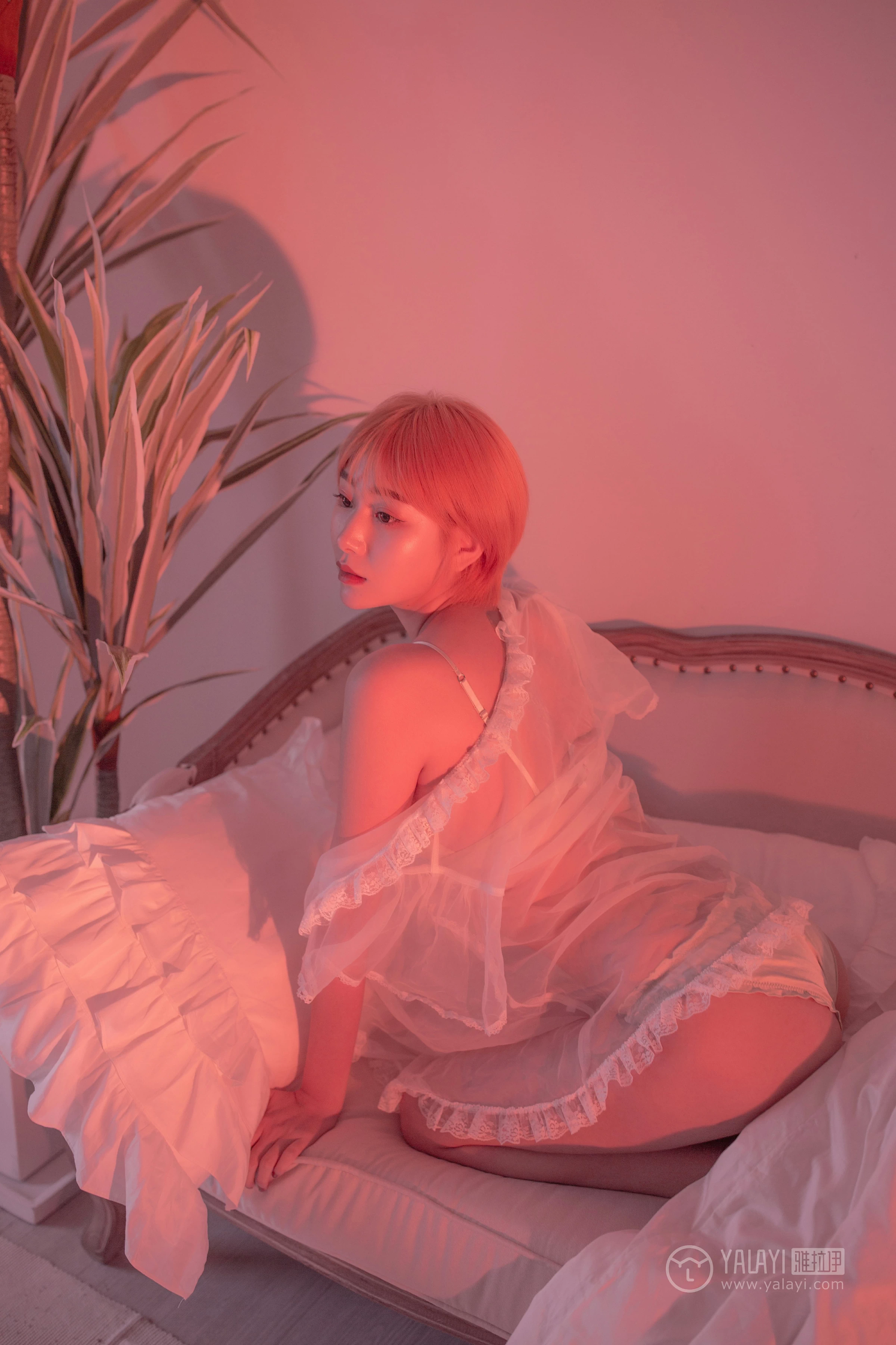 [YALAYI雅拉伊]NO.162 轻奢主义 静静 白色蕾丝情趣内衣加白色丝袜美腿性感私房写真集第20张