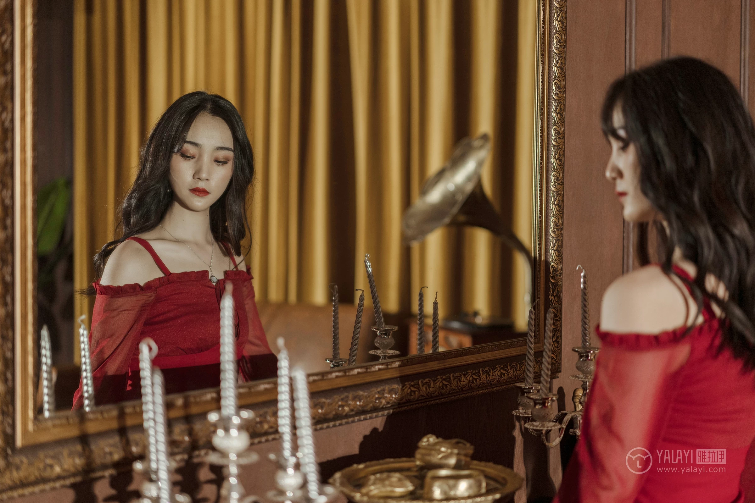 [YALAYI雅拉伊]NO.164 烈焰迷情 项兴咏 红色吊带抹胸连衣裙性感私房写真集第2张