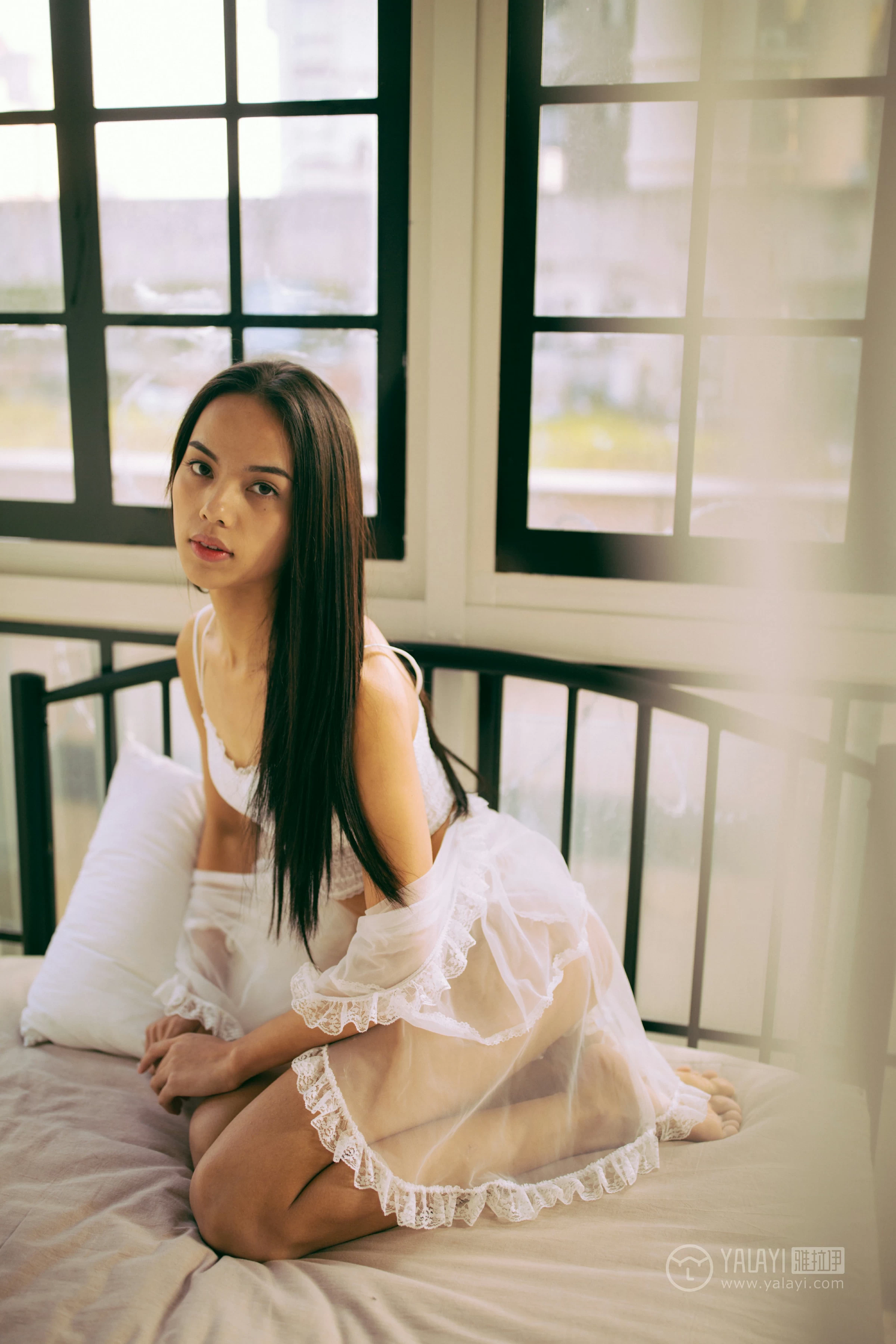 [YALAYI雅拉伊]No.166 异国风情 Regina 白色透视睡衣加蕾丝内衣性感私房写真集第3张