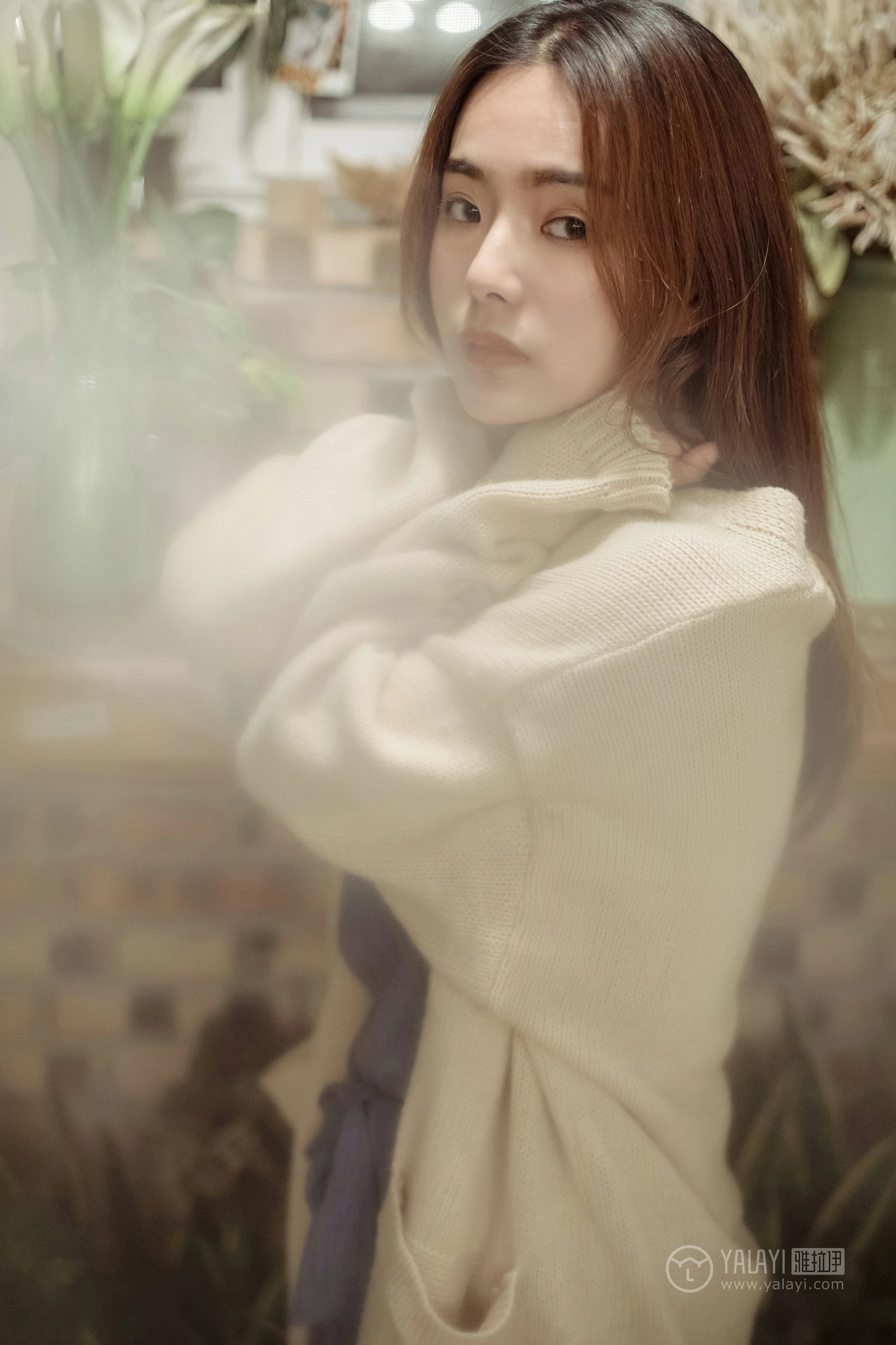 [YALAYI雅拉伊]No.175 不如和我虚度时光 白日梦 米色外套加灰色吊带连衣裙性感私房写真集第7张