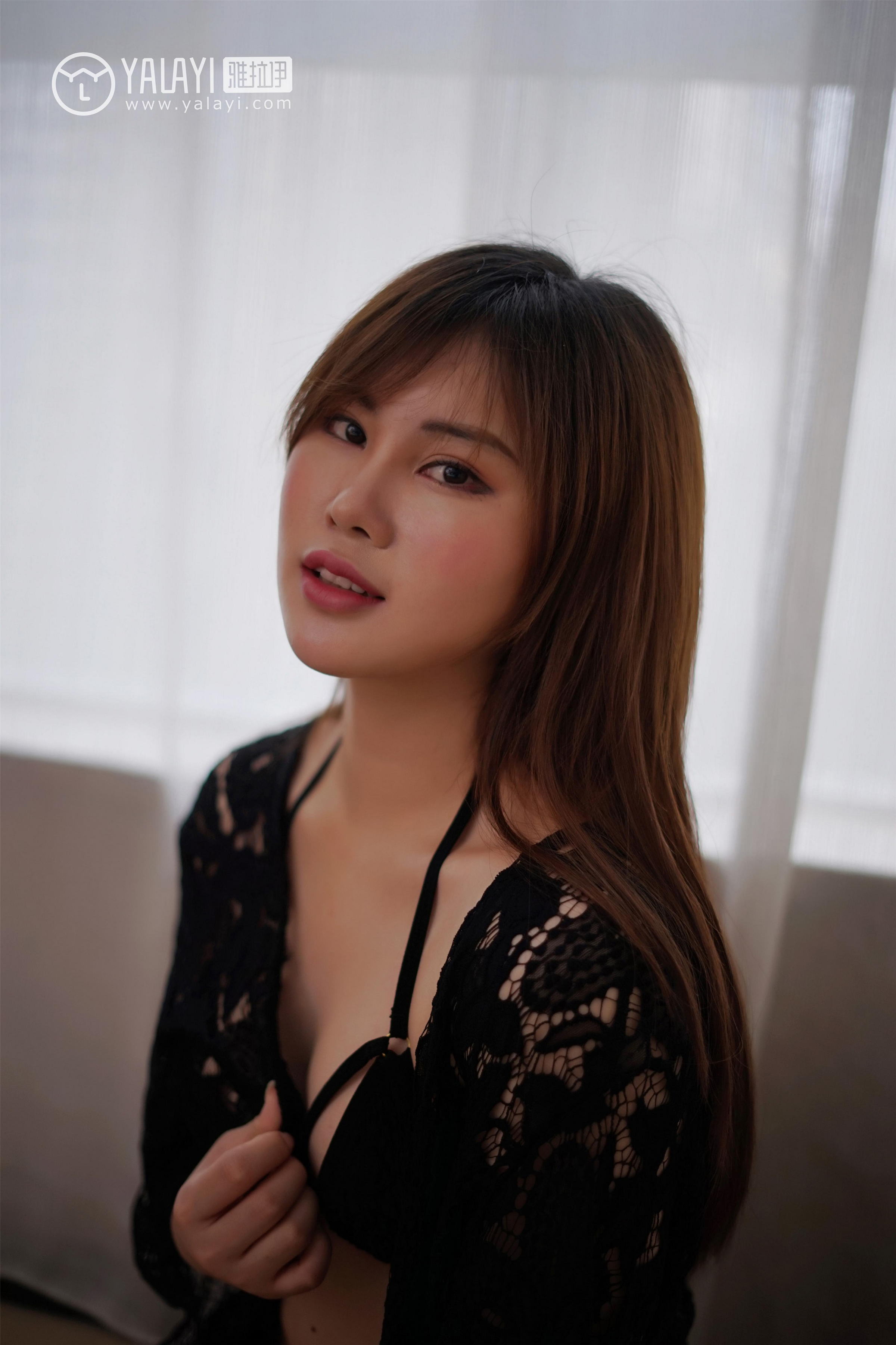 [YALAYI雅拉伊]NO.008 睡衣私房 艾妮妮 粉色裸背吊带连衣裙与黑色透视镂空睡衣性感私房写真集第8张