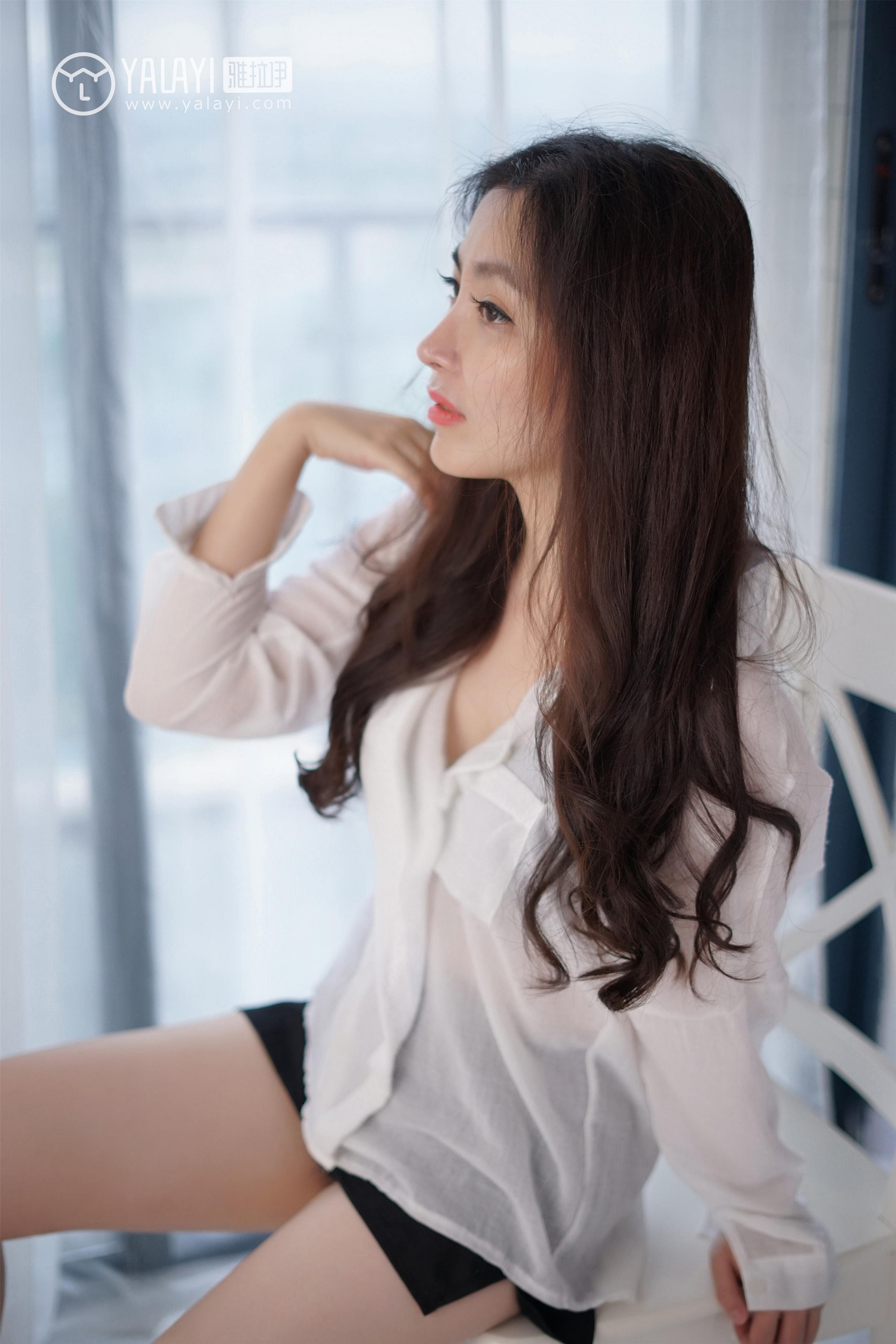 [YALAYI雅拉伊]NO.012 韵味美腿丽人 沈紫云 白色透视衬衫加黑色短裙性感私房写真集第3张
