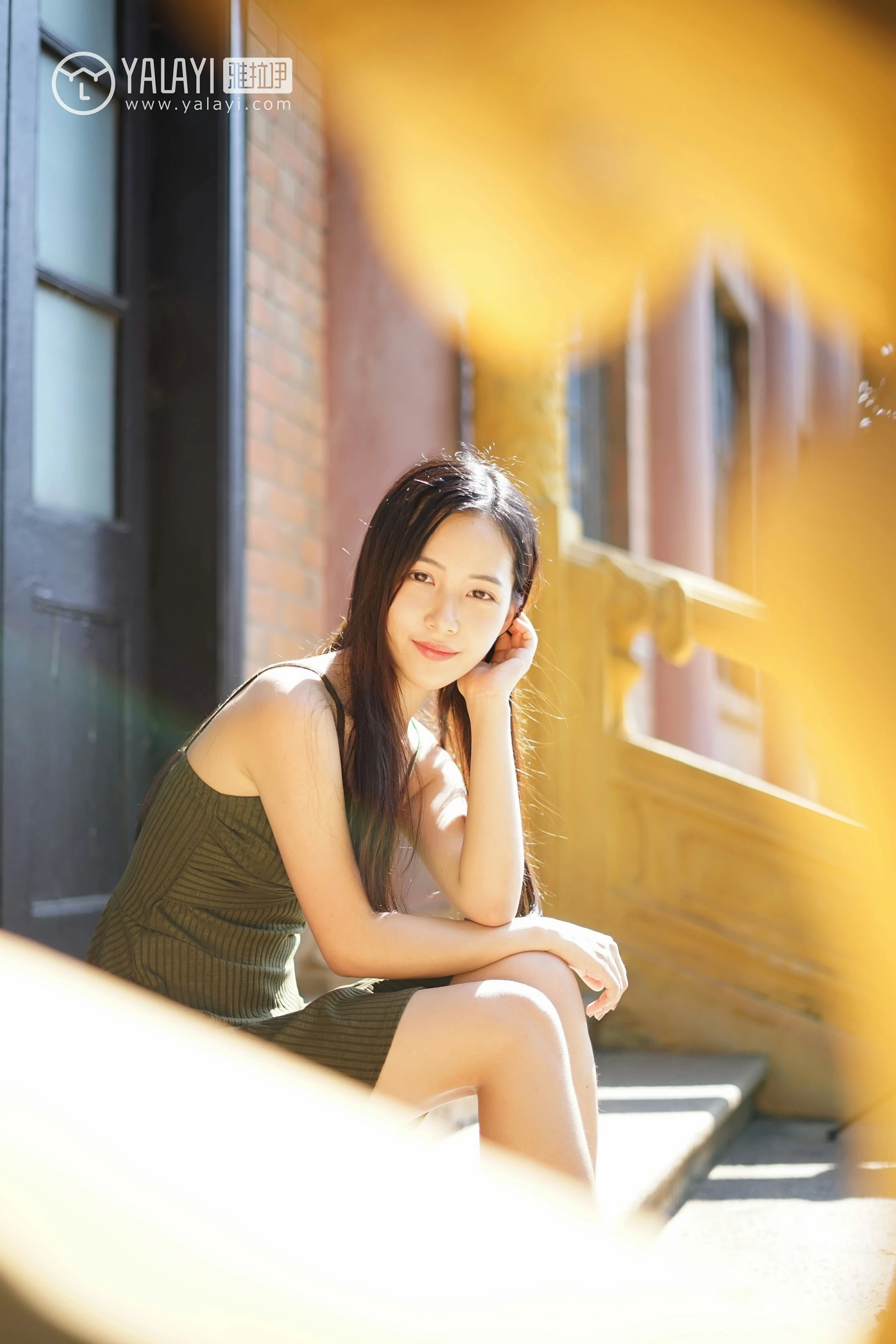 [YALAYI雅拉伊]NO.027 校园邂逅 卡柔 白色短袖加灰色短裙与吊带连衣裙性感私房写真集第7张