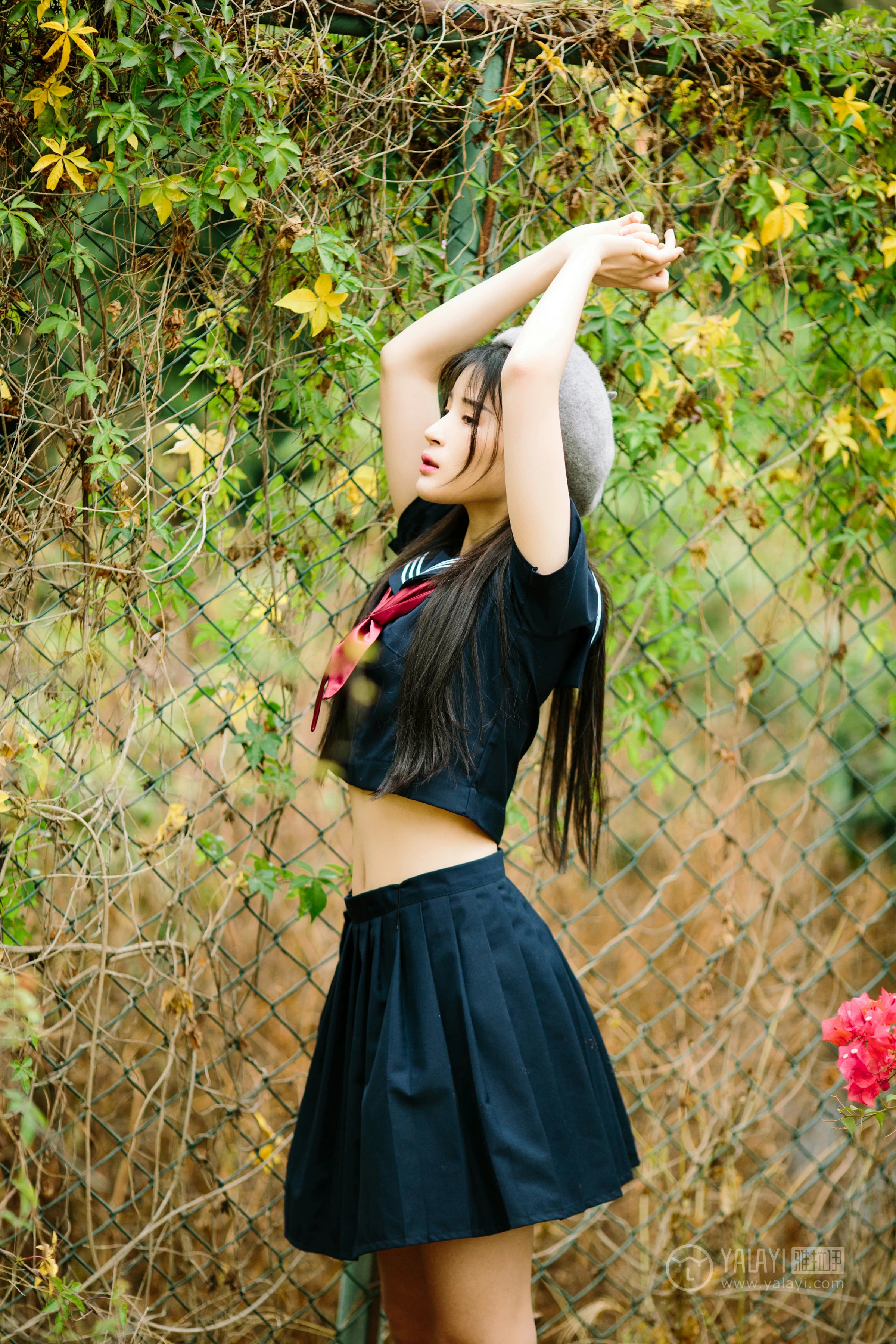 [YALAYI雅拉伊]No.189 青涩岁月 阿惜 蓝色情趣高中女生制服加短裙性感私房写真集第2张