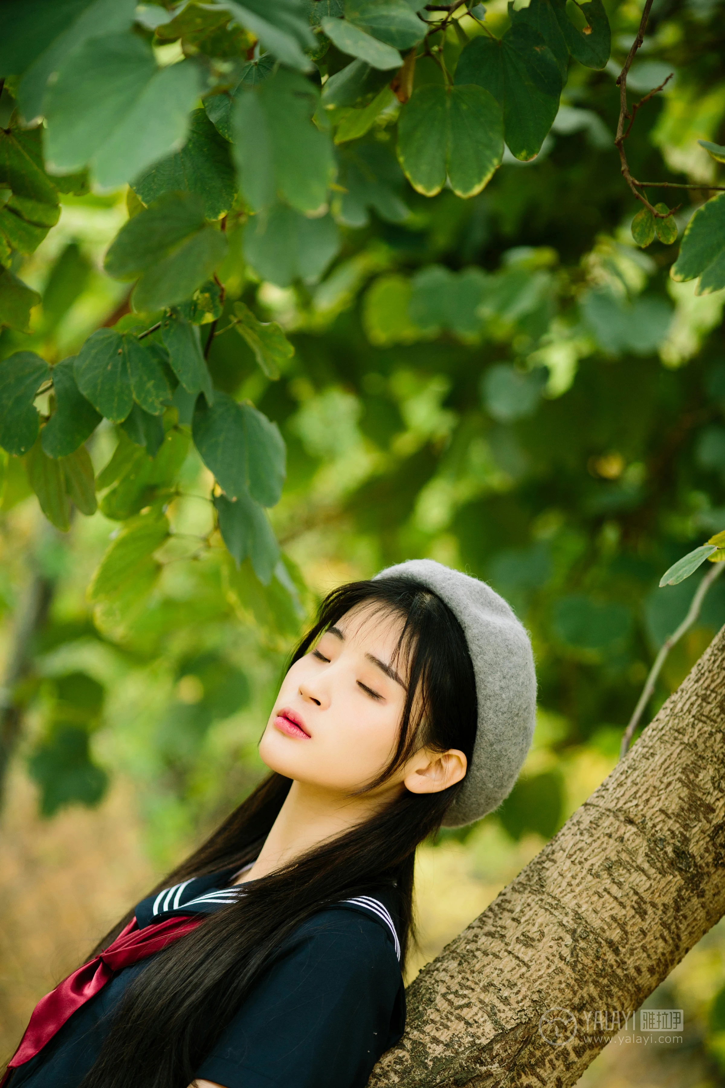 [YALAYI雅拉伊]No.189 青涩岁月 阿惜 蓝色情趣高中女生制服加短裙性感私房写真集第3张