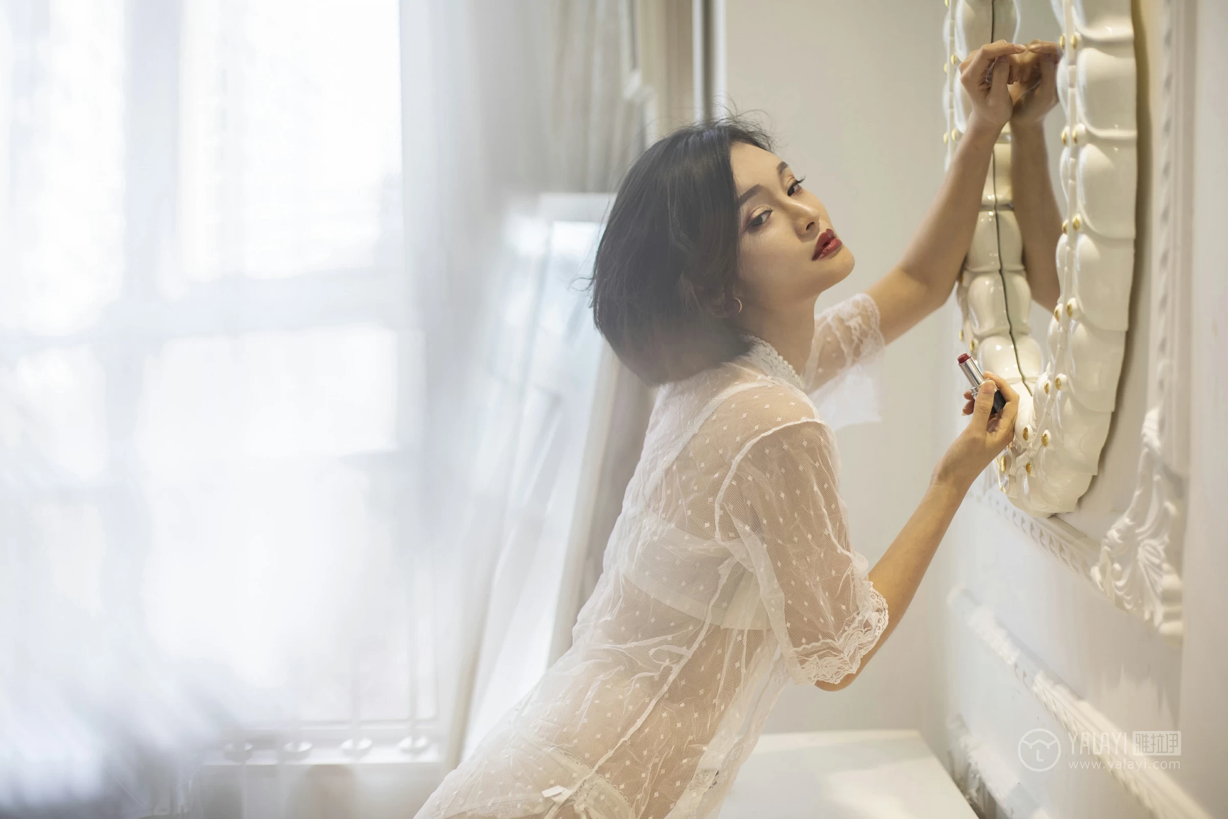 [YALAYI雅拉伊]No.187 盼兮 王艺颖 透视镂空睡衣与白色蕾丝内衣加白色情趣渔网袜性感私房写真集第5张