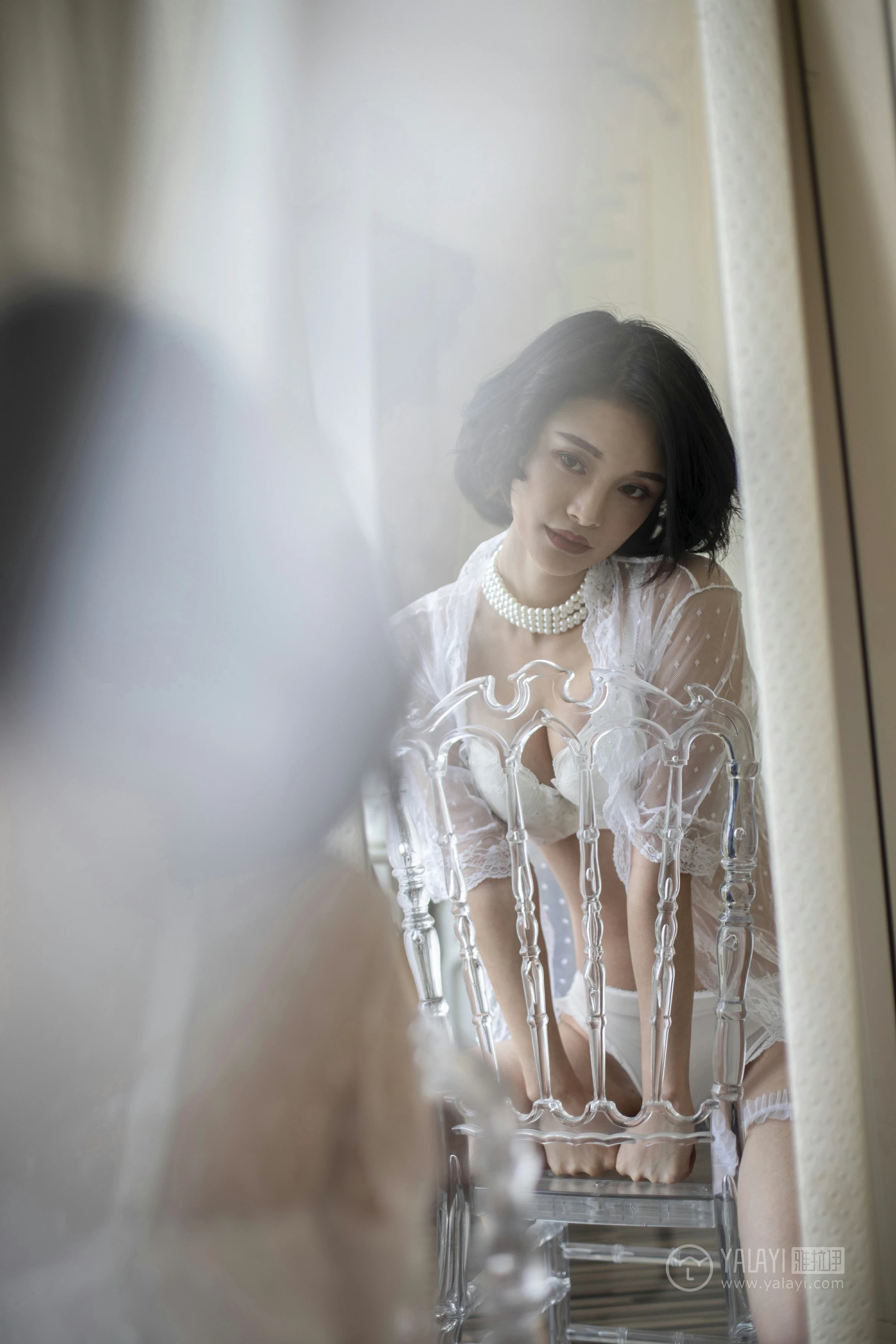 [YALAYI雅拉伊]No.187 盼兮 王艺颖 透视镂空睡衣与白色蕾丝内衣加白色情趣渔网袜性感私房写真集第5张