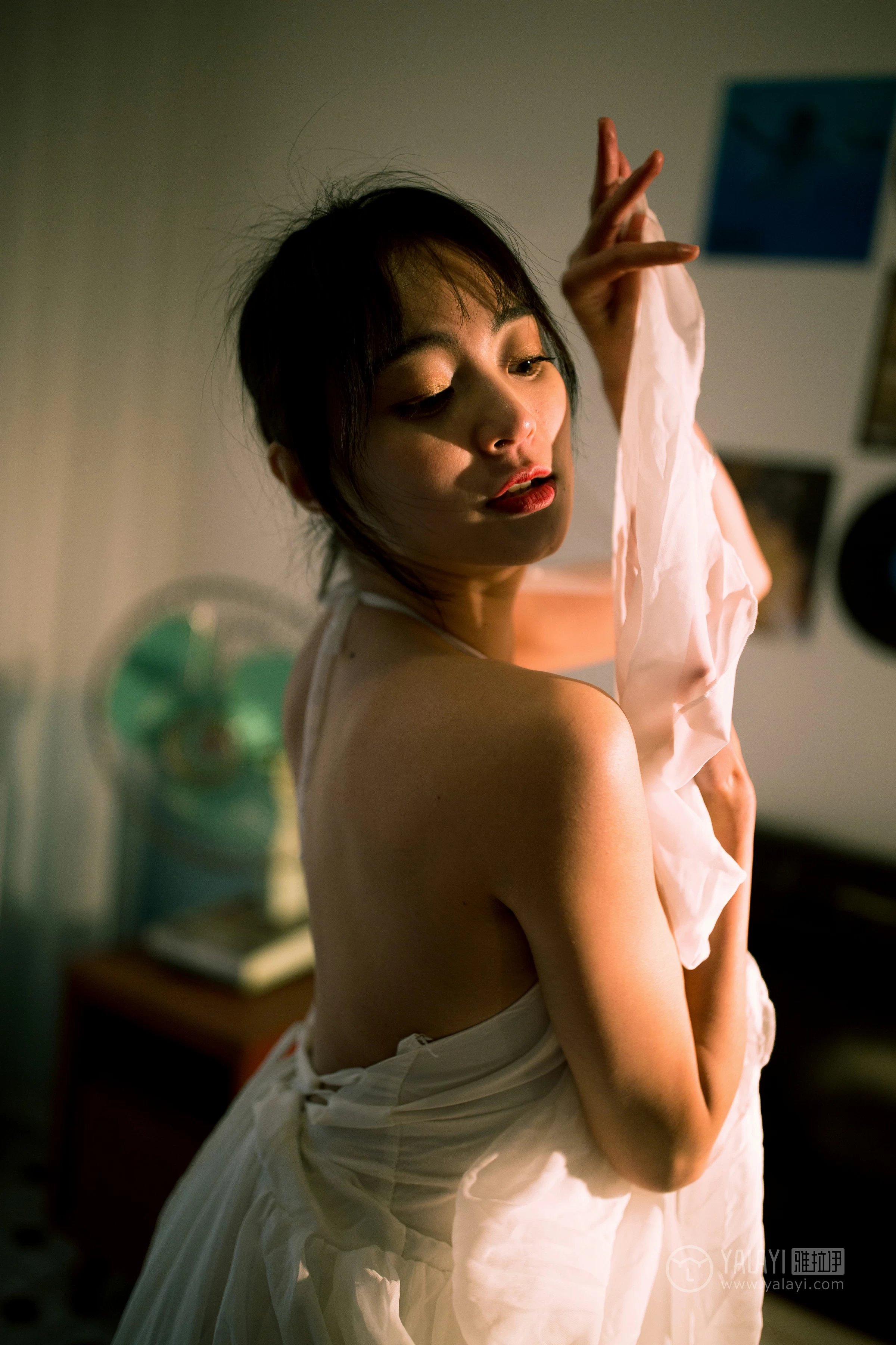[YALAYI雅拉伊]No.191 轻舞飞扬 米粒米粒 白色吊带裸背婚纱连衣裙性感私房写真集第18张