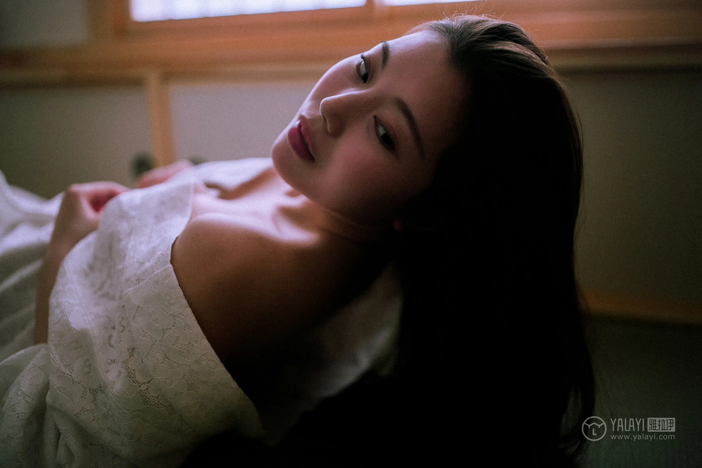 [YALAYI雅拉伊]No.202 夜光 圆圆 白色透视蕾丝镂空睡衣性感私房写真集第17张