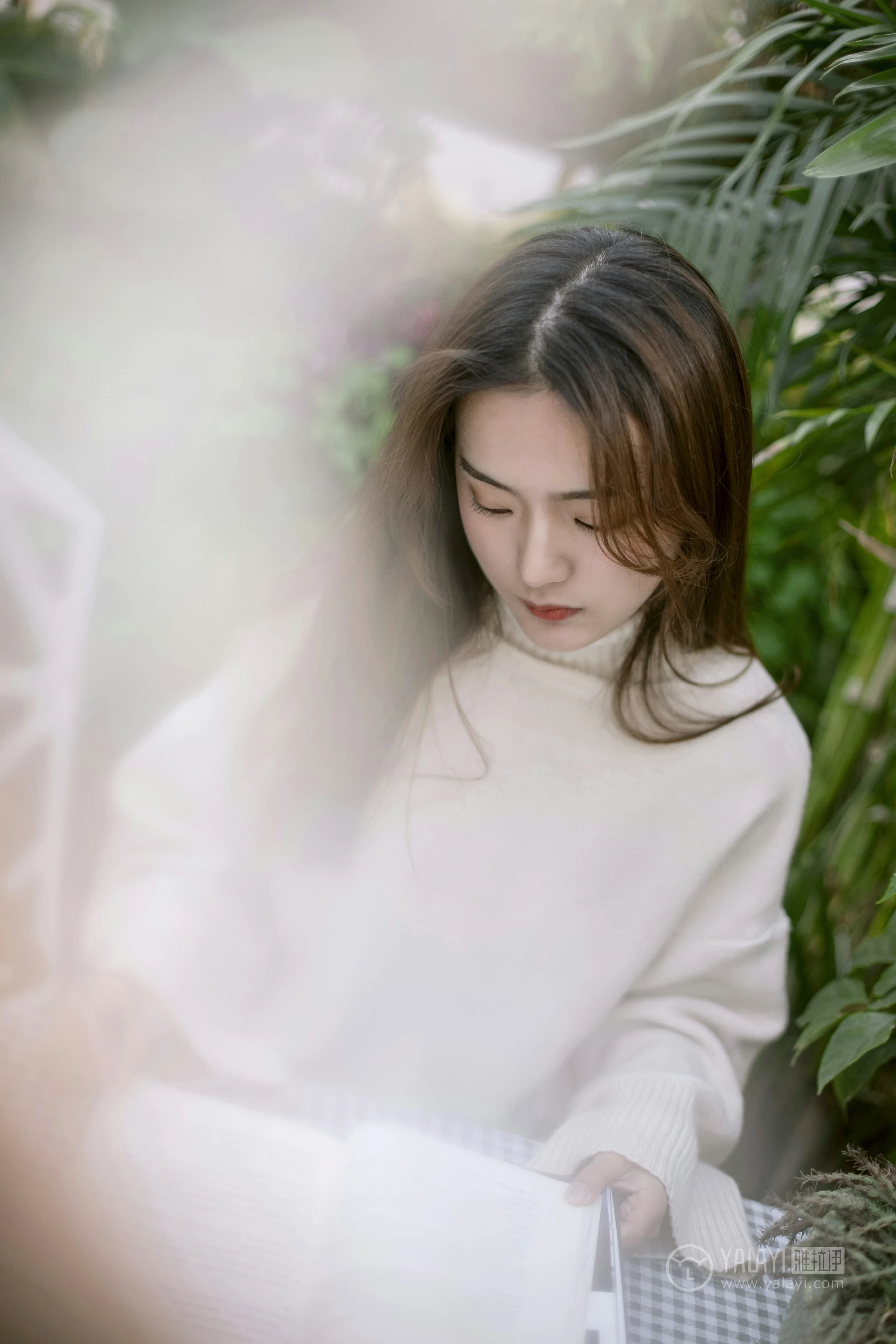[YALAYI雅拉伊]No.209 温柔的你 白日梦 白色连身毛衣清新私房写真集第3张