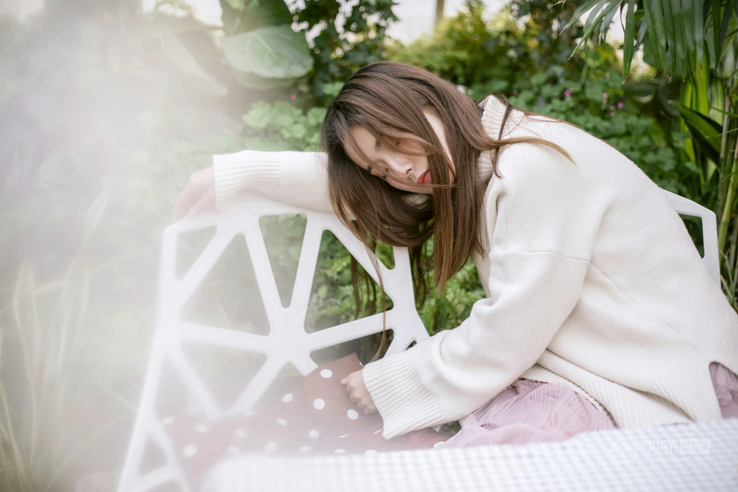 [YALAYI雅拉伊]No.209 温柔的你 白日梦 白色连身毛衣清新私房写真集第5张