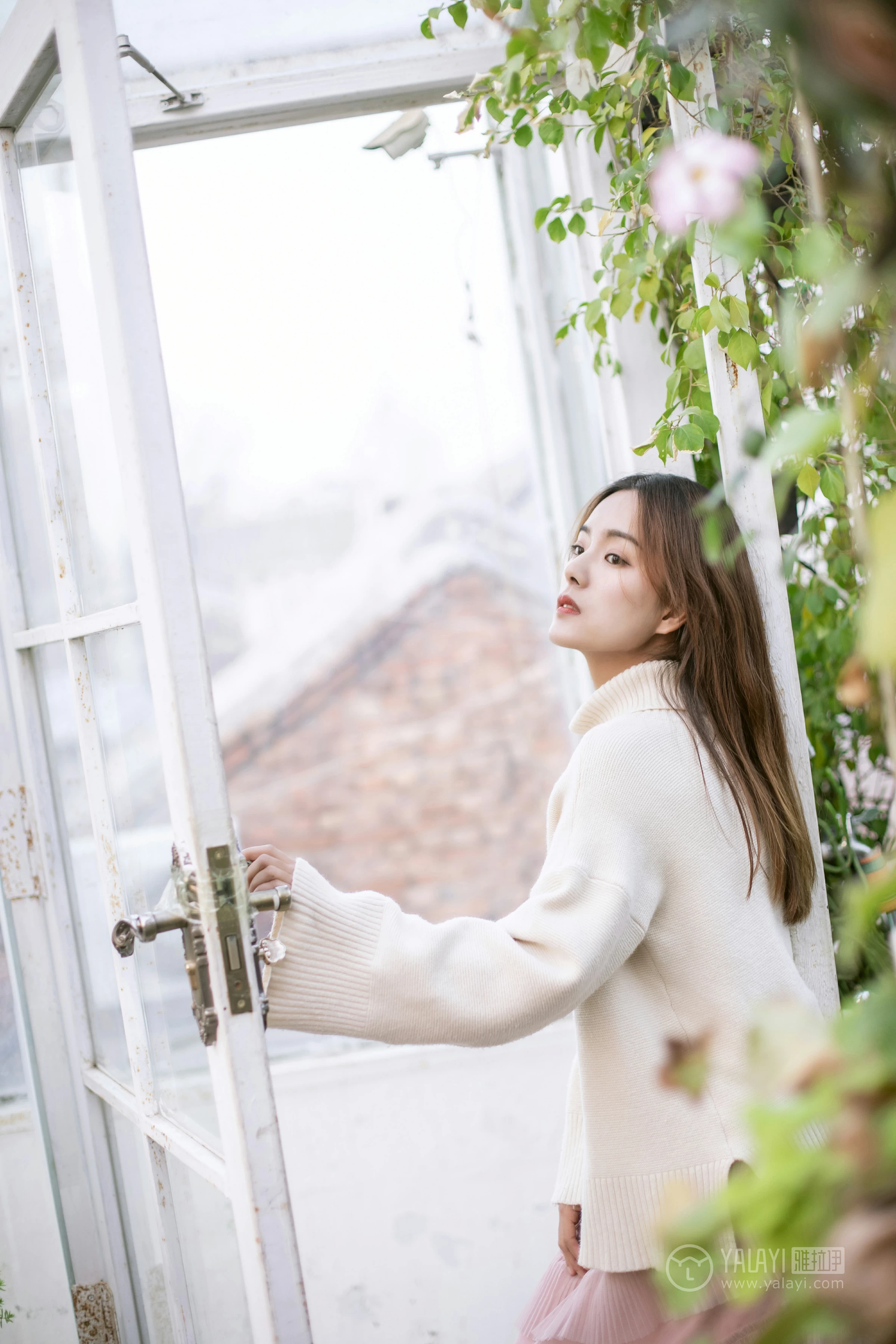 [YALAYI雅拉伊]No.209 温柔的你 白日梦 白色连身毛衣清新私房写真集第8张