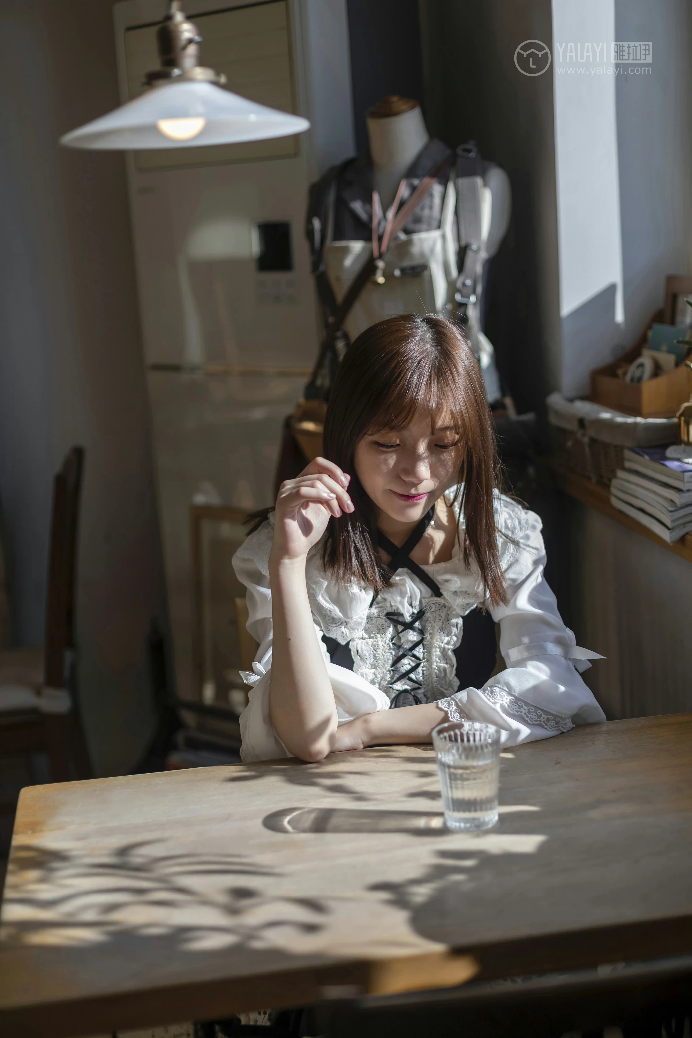 [YALAYI雅拉伊]No.219 半糖洛丽塔 刘开心 情趣公主制服连衣裙性感私房写真集第6张