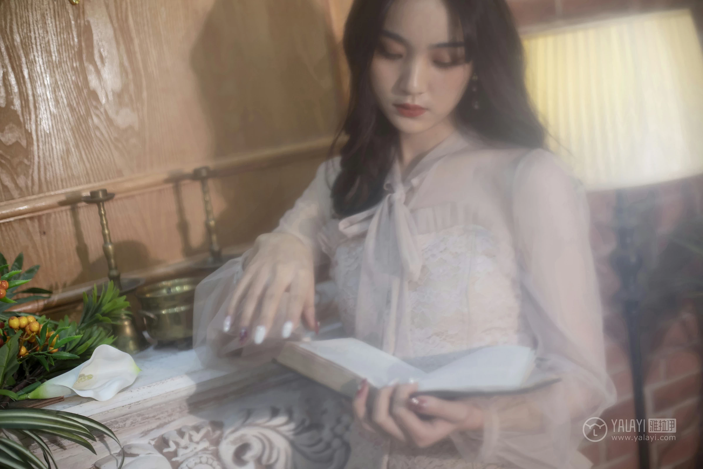 [YALAYI雅拉伊]No.227 蓝月 项兴咏 粉色透视镂空连衣裙性感私房写真集第15张