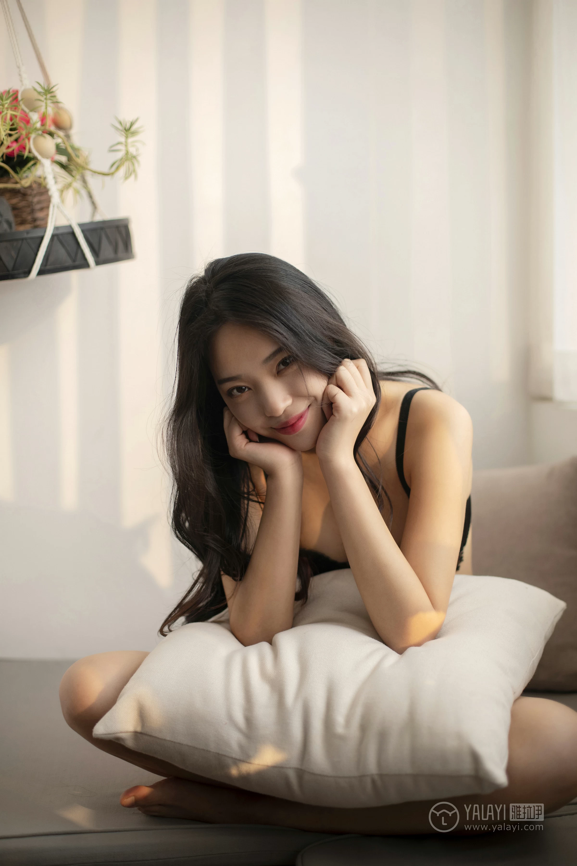 [YALAYI雅拉伊]No.237 淑质艳光 楚薇 黑色蕾丝内衣性感私房写真集第10张