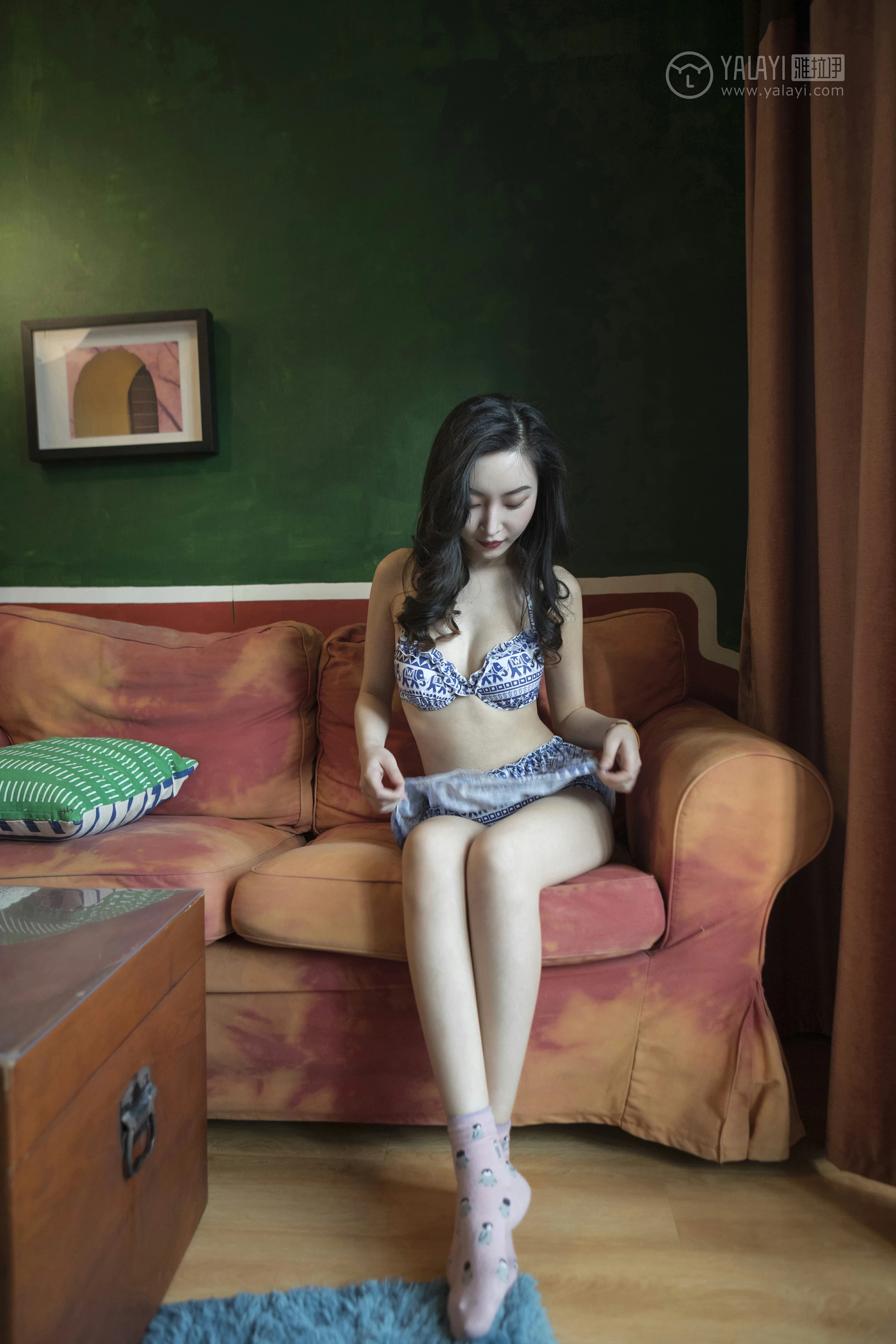 [YALAYI雅拉伊]No.241 短袜柿子 赵雪晴 青色情趣内衣加短裙性感私房写真集第13张