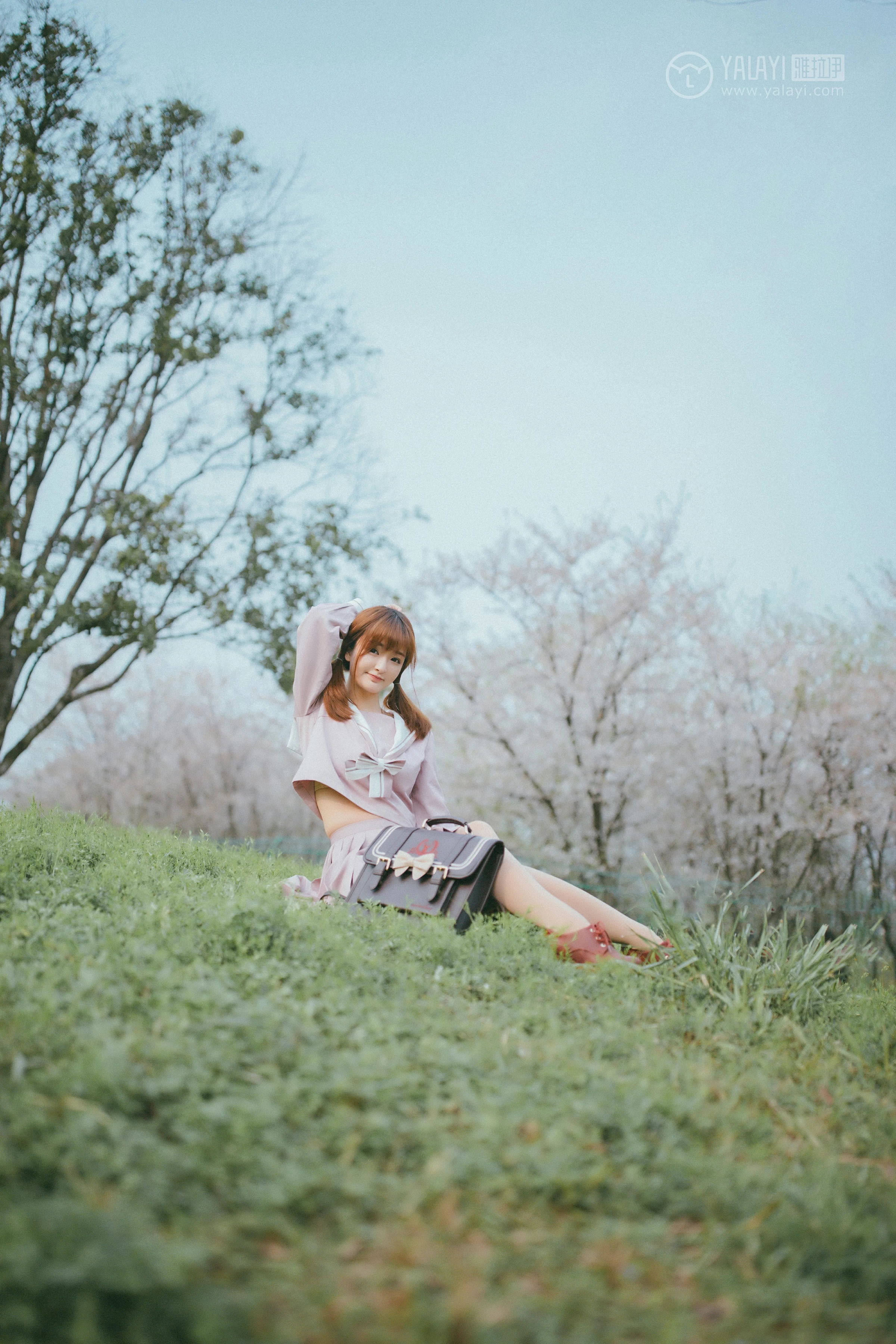 [YALAYI雅拉伊]No.246 樱花樱花想见你 团团 日本高中女生制服加肉色丝袜美腿性感私房写真集第16张