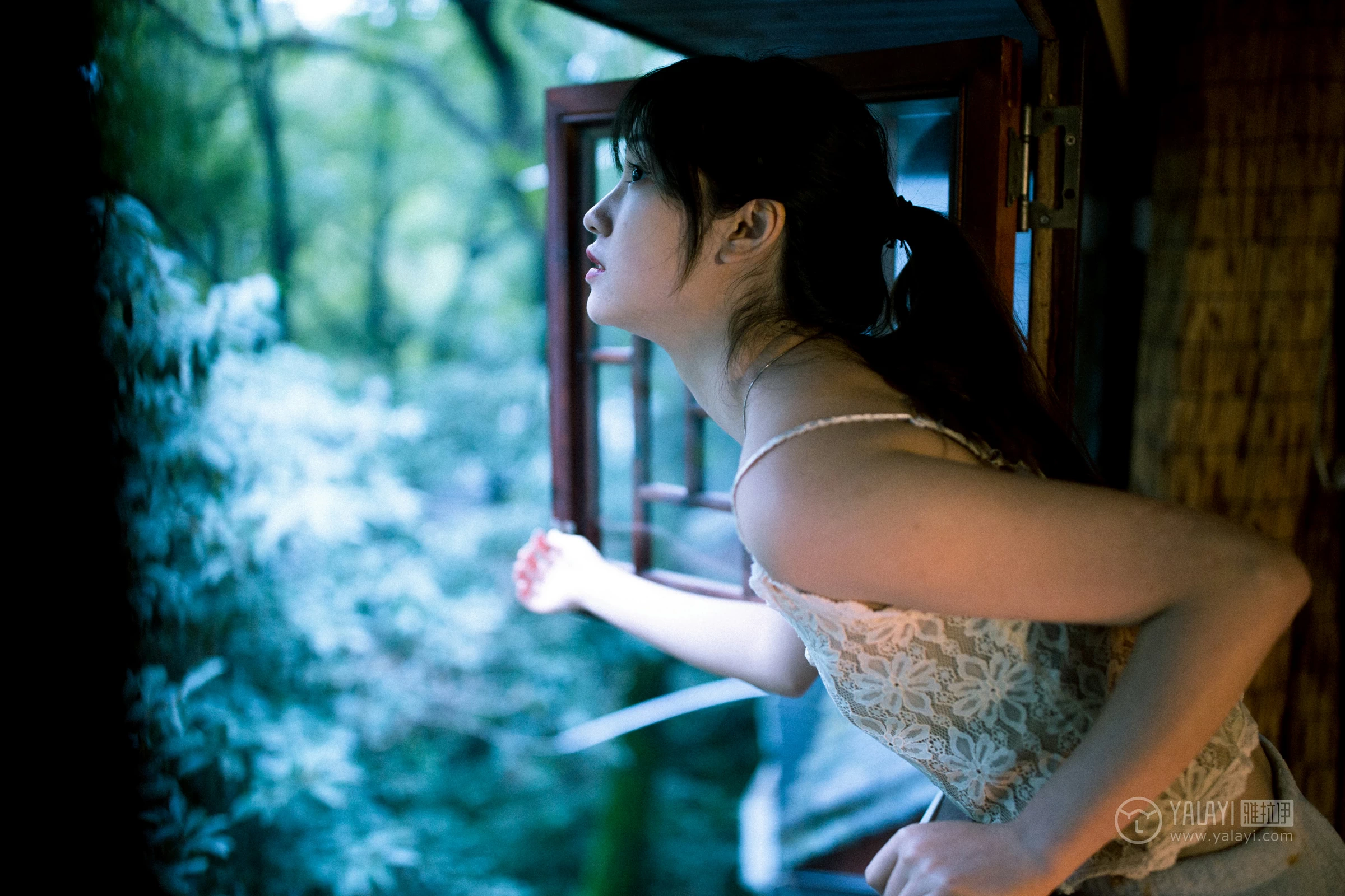 [YALAYI雅拉伊]No.256 人间失格 天蓝酱 白色透视镂空情趣内衣性感私房写真集第2张