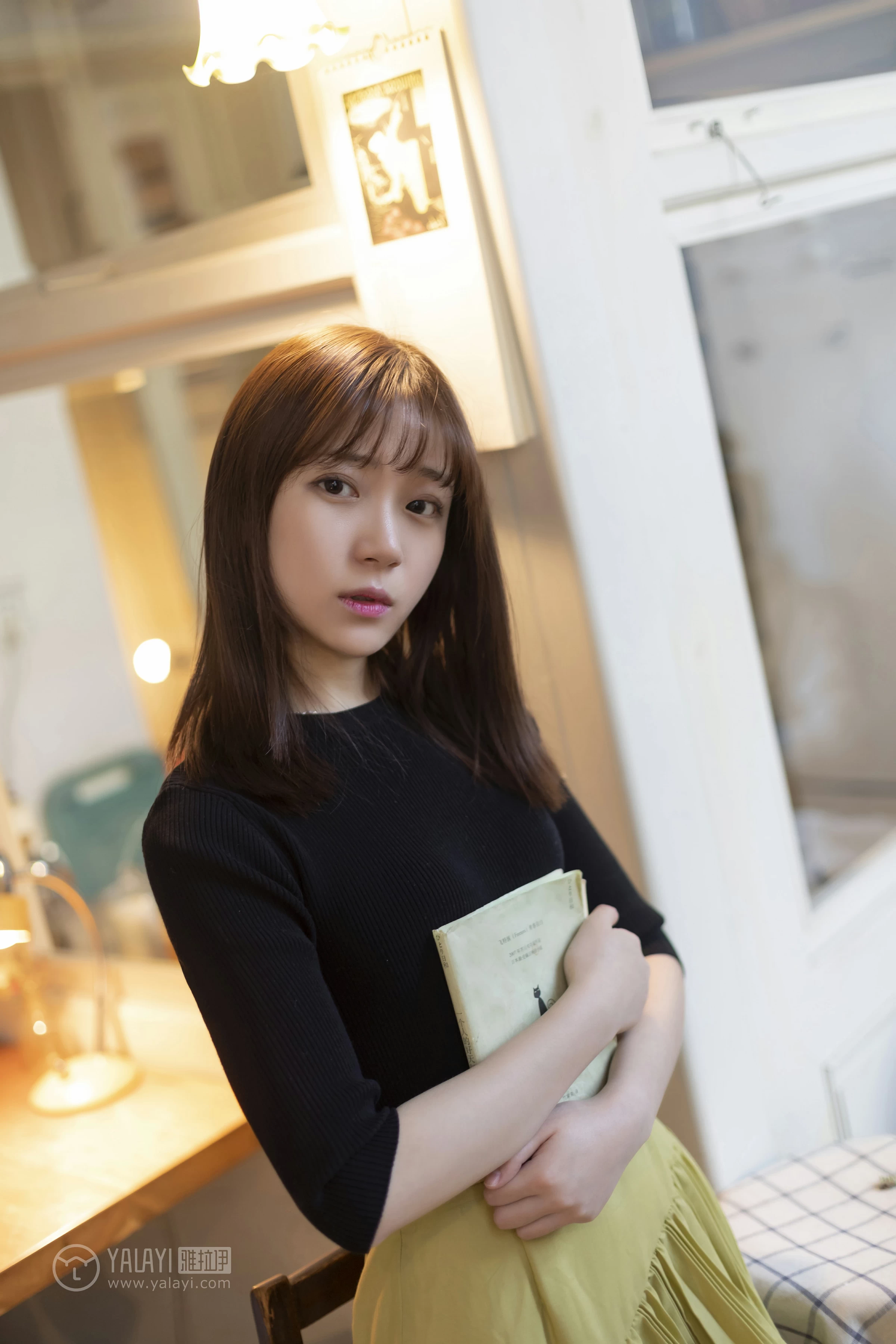 [YALAYI雅拉伊]No.265 旧情 刘开心 黑色紧身上衣加橙色短裙性感私房写真集第9张